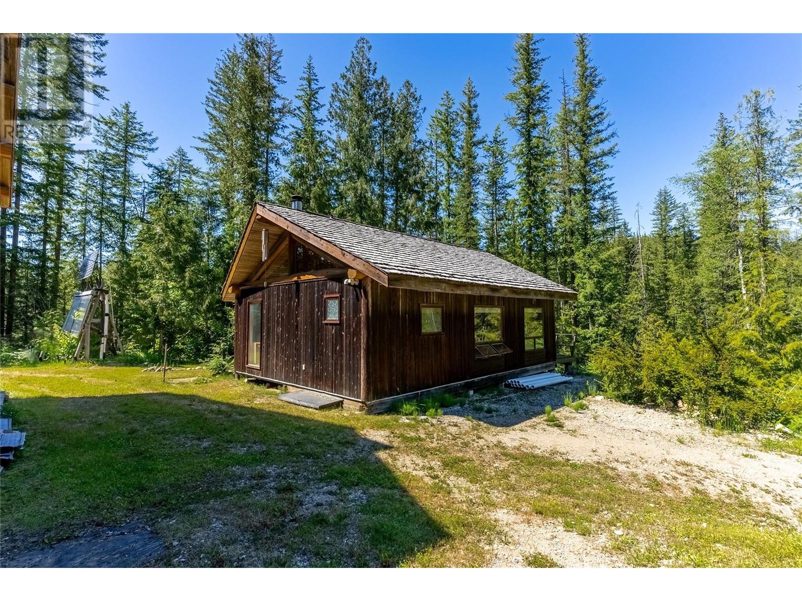 1415 Seymour River Road N, Seymour Arm