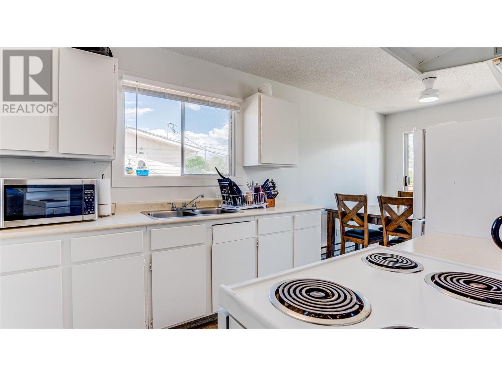 1604 45 Street, Vernon