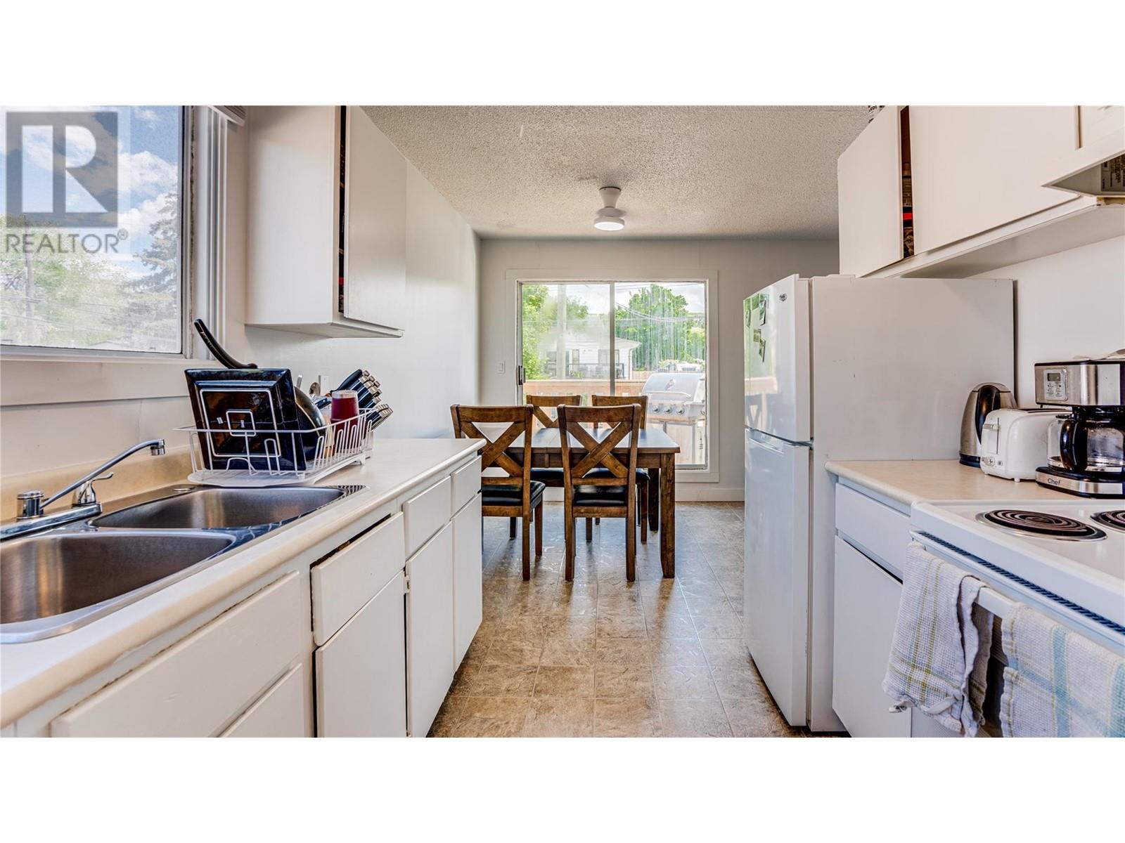 1604 45 Street, Vernon