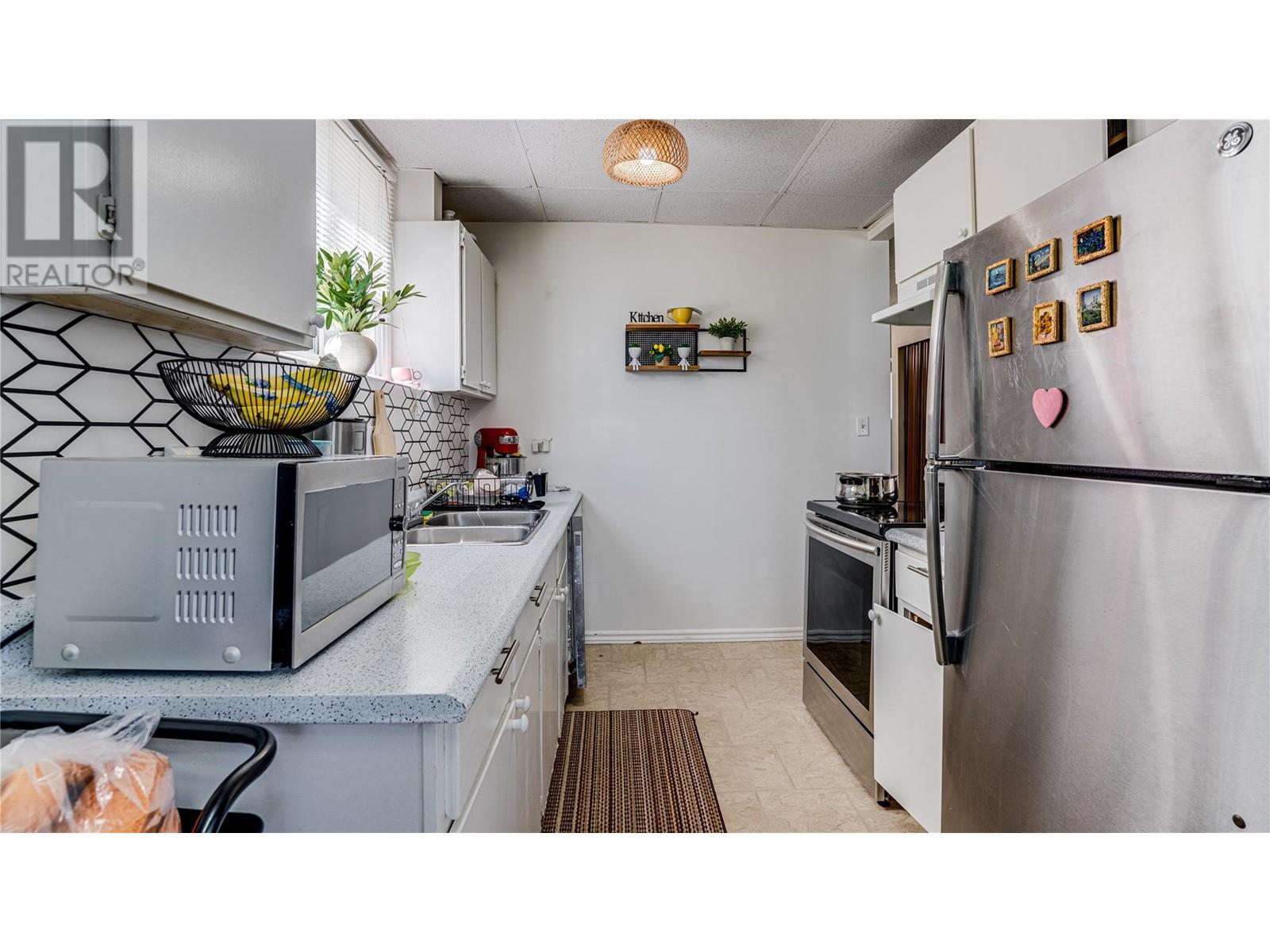 1604 45 Street, Vernon