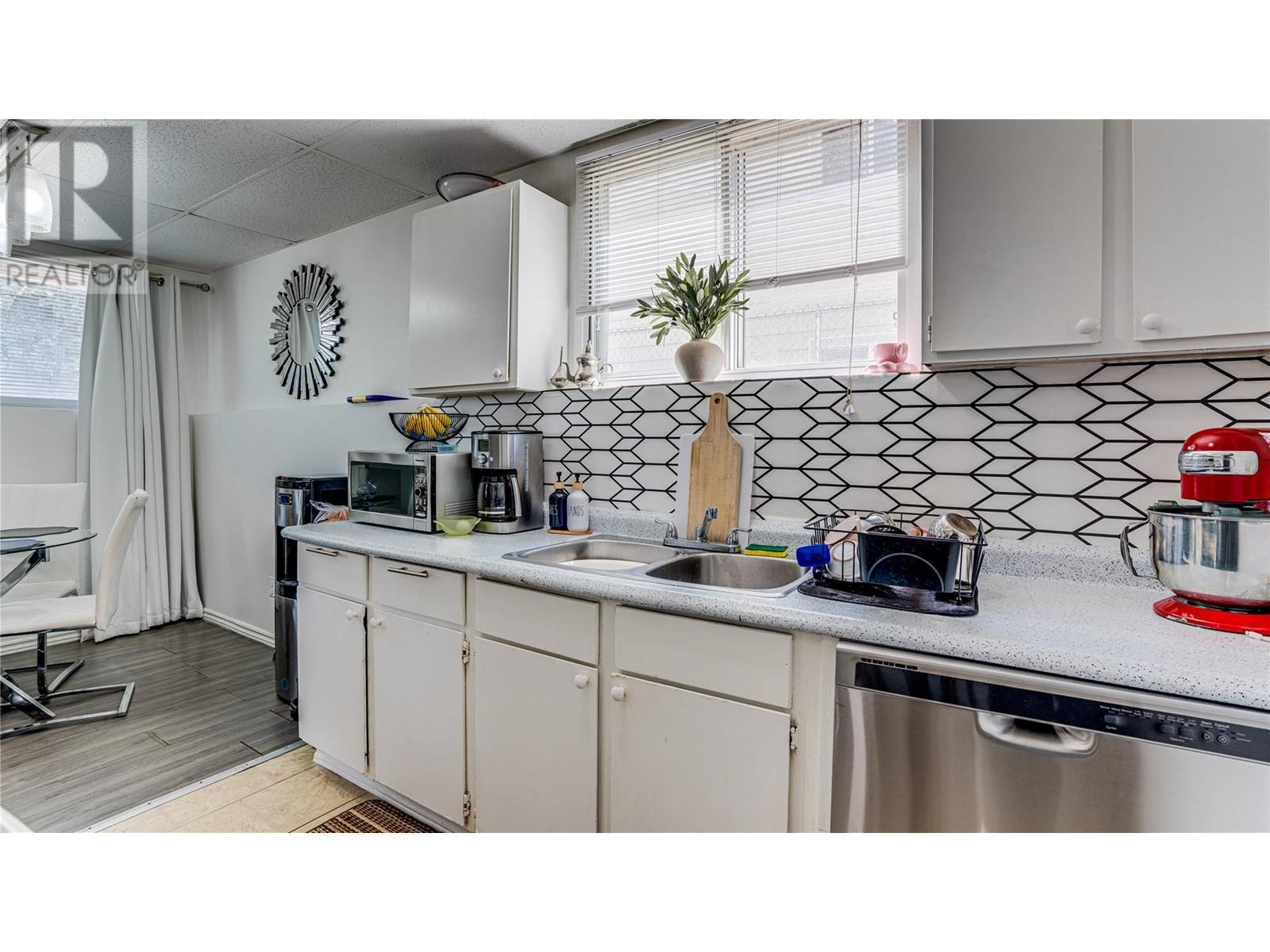 1604 45 Street, Vernon