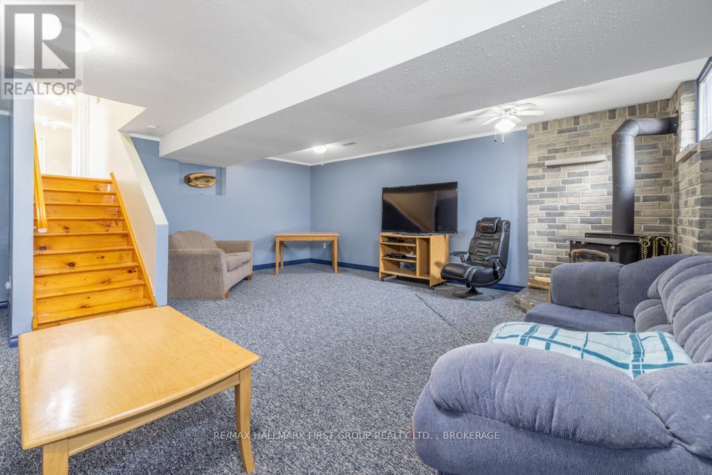 Photo 28 of 2202 Sands Road, Frontenac ON
