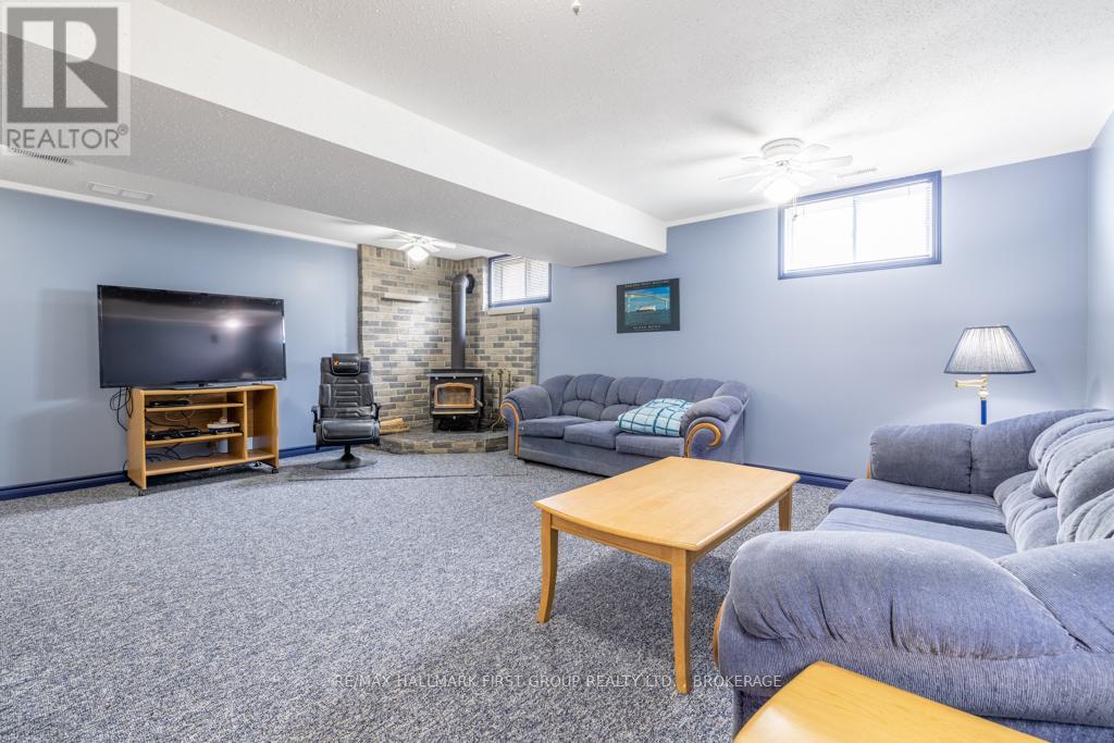 Photo 18 of 2202 Sands Road, Frontenac ON