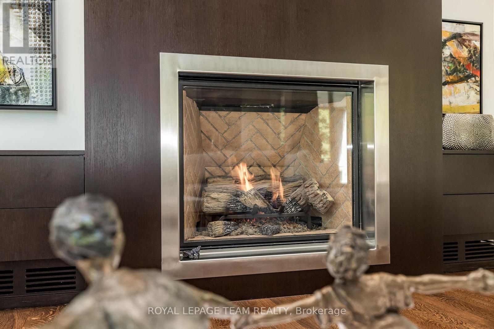 https://ddfcdn.realtor.ca/listing/TS638841416938230000/reb76/highres/6/x12183076_8.jpg