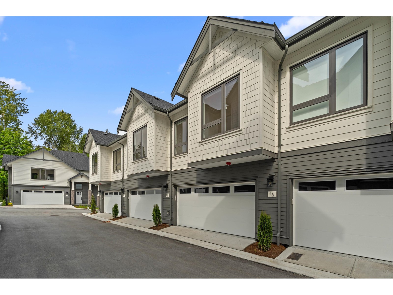Photo 2 of 15 16358 90 Avenue, Surrey BC