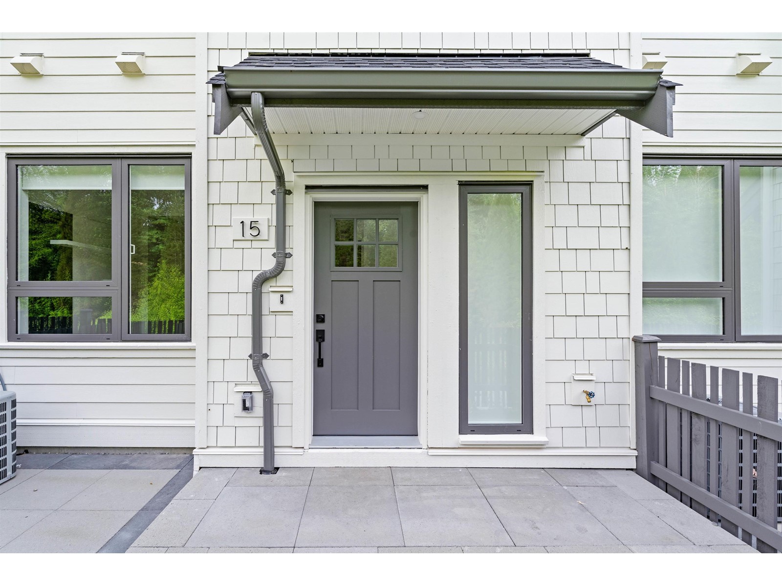 Photo 5 of 15 16358 90 Avenue, Surrey BC
