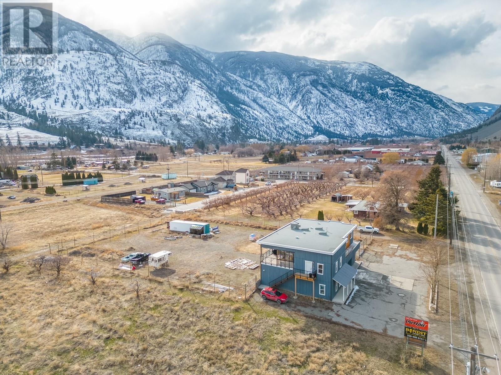  101 7th Avenue, Keremeos
