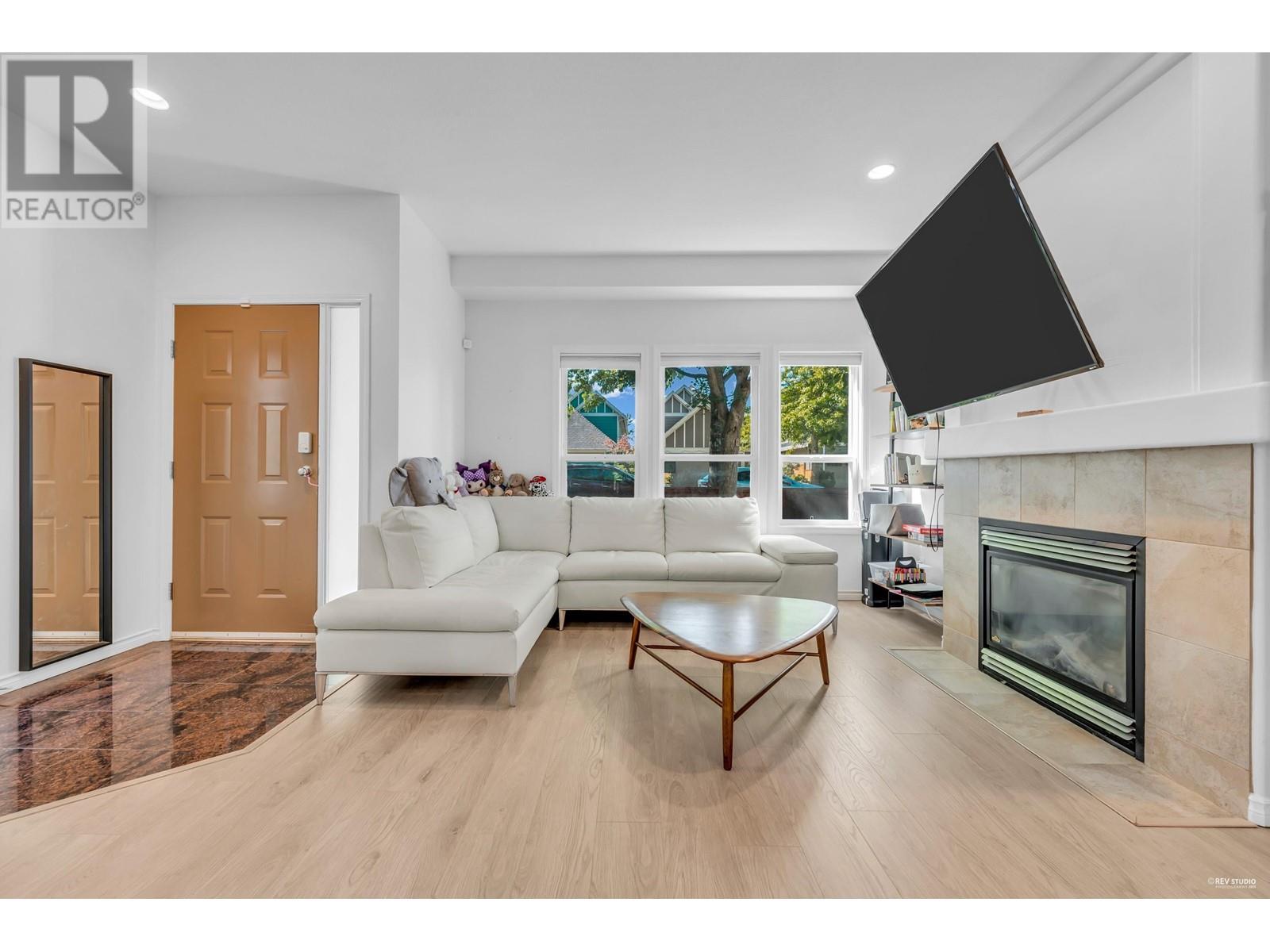 #16-6777 LIVINGSTONE Place, Richmond