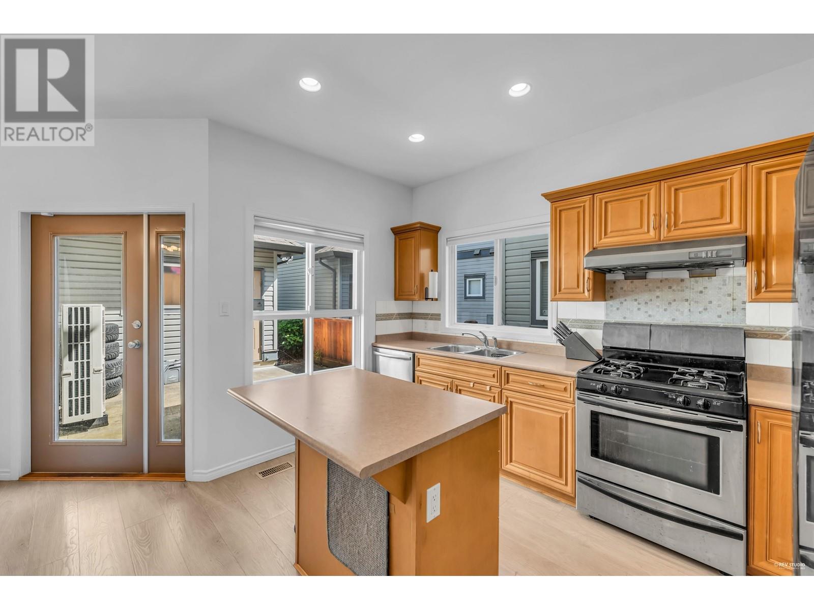 #16-6777 LIVINGSTONE Place, Richmond