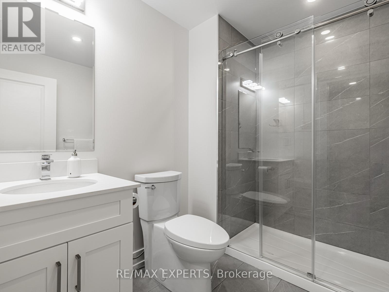 Single Family House for Sale in  SIR STEVENS DRIVE Vaughan (Patterson) 