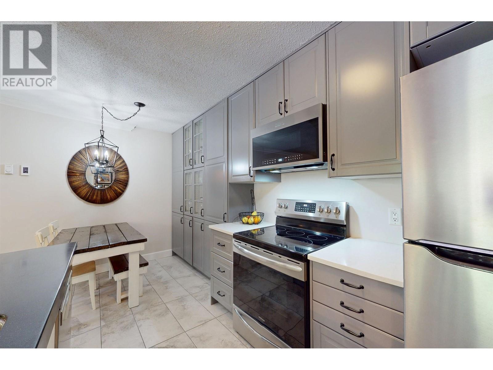 6 2201 EVA LAKE ROAD, Whistler