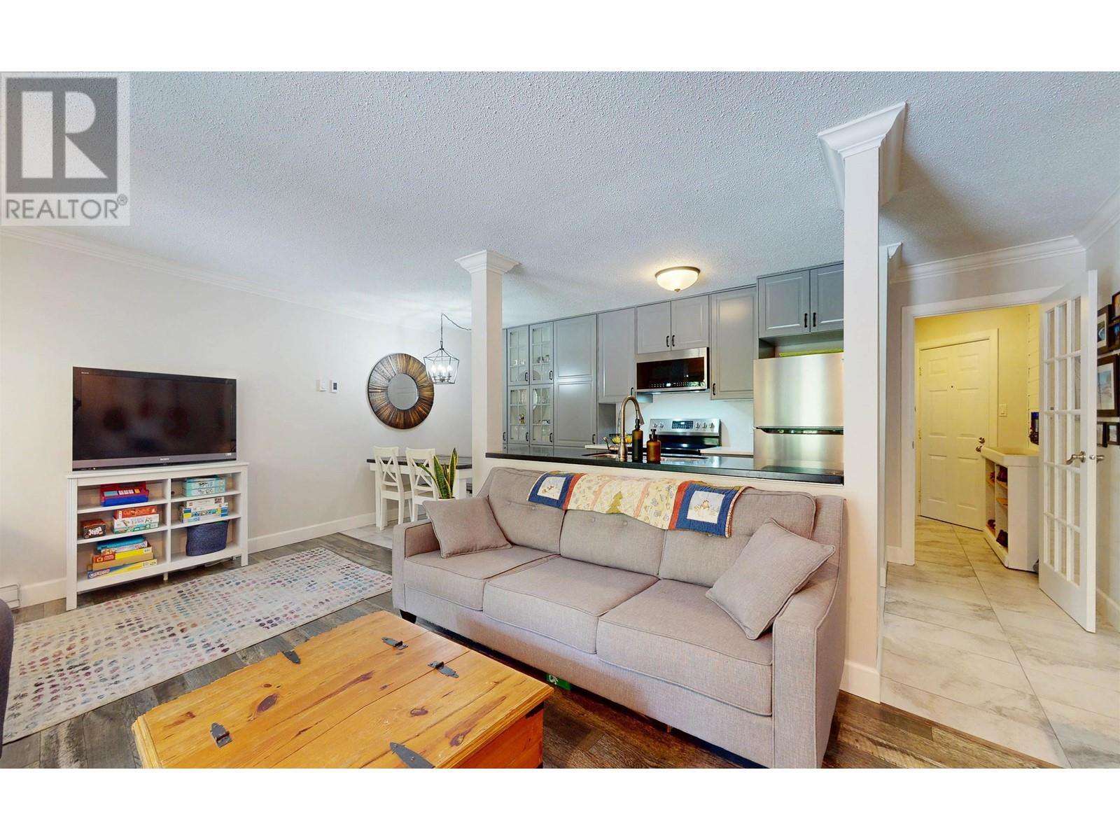 6 2201 EVA LAKE ROAD, Whistler