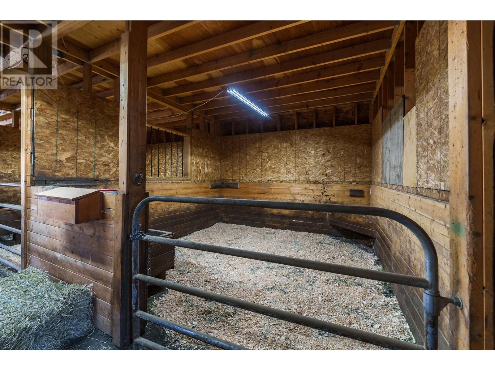 7181 SHERIDAN LAKE W ROAD, Lone Butte