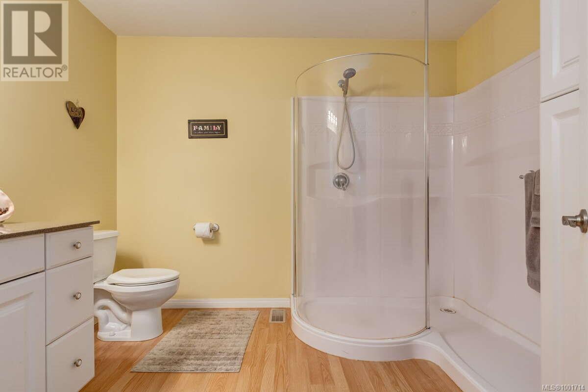 Photo 21 of 1356 Meadowood Way, Qualicum Beach BC