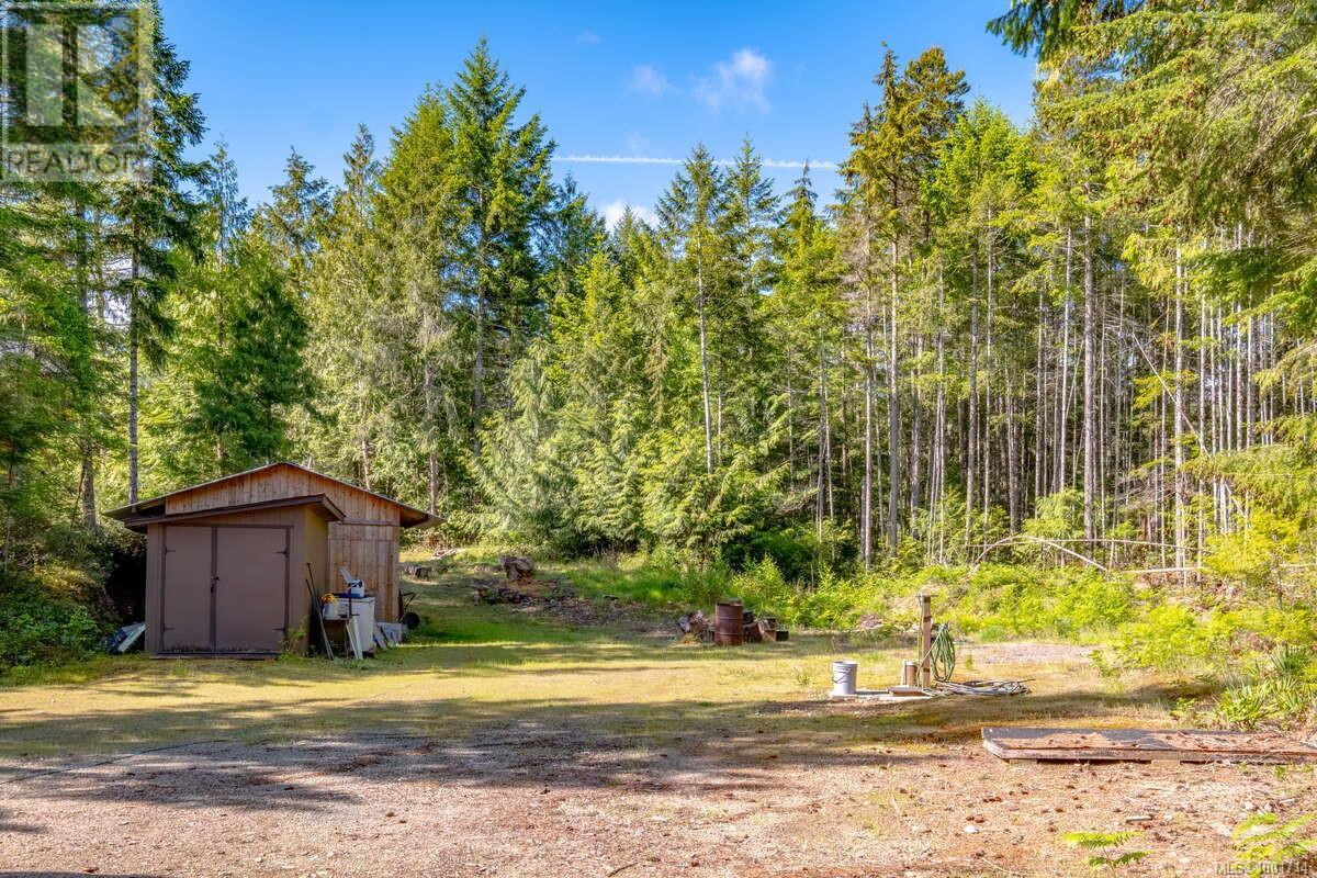 Photo 41 of 1356 Meadowood Way, Qualicum Beach BC