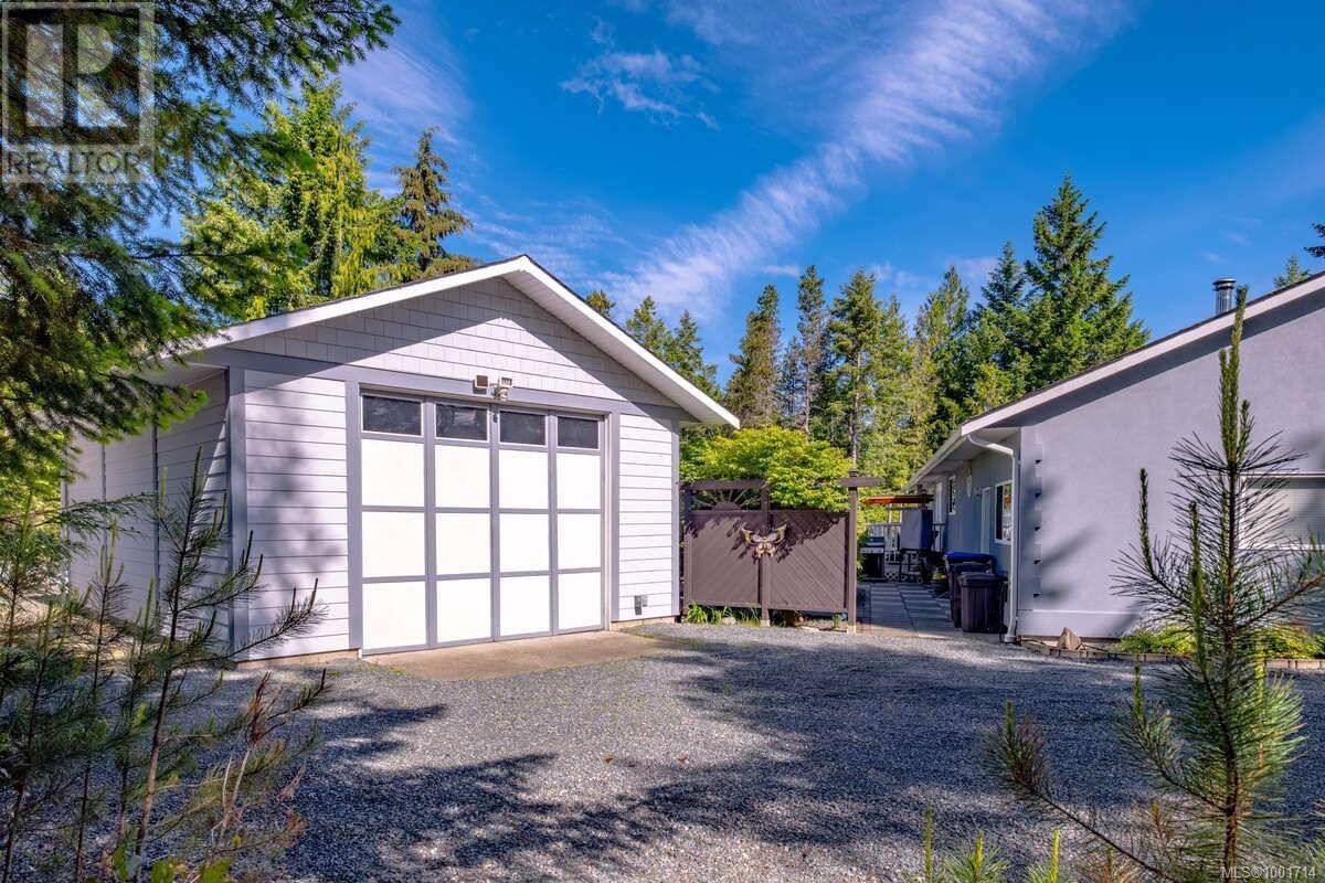 Photo 44 of 1356 Meadowood Way, Qualicum Beach BC