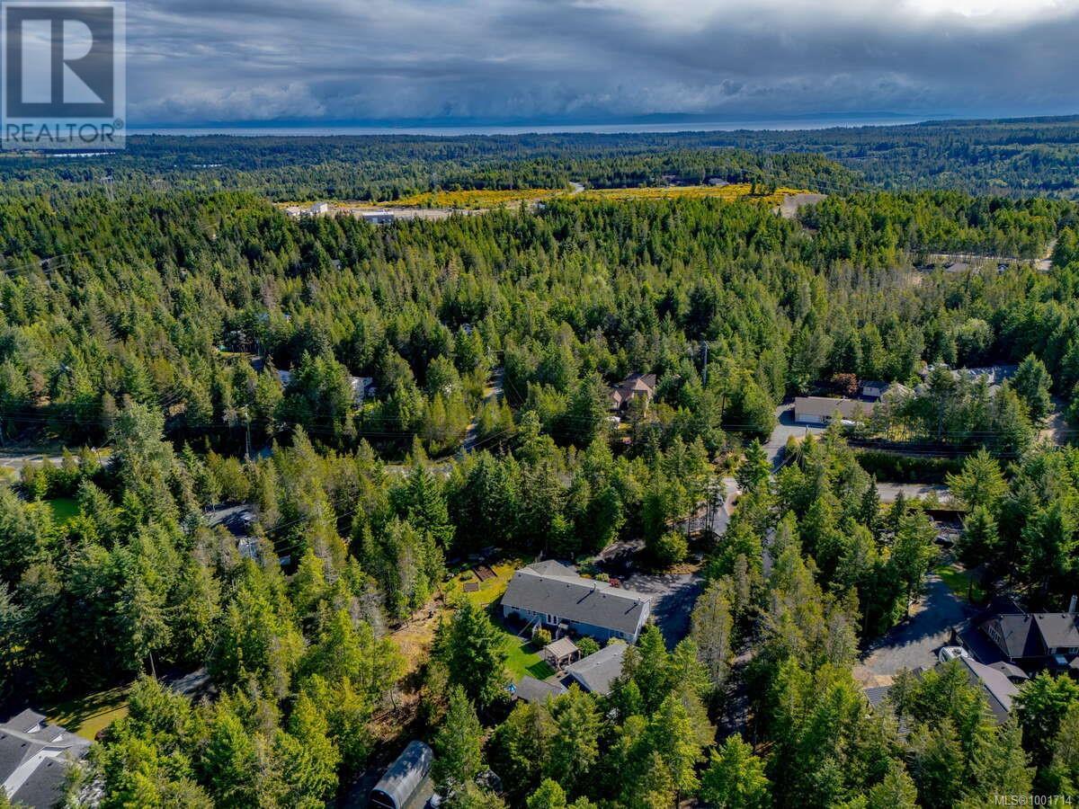Photo 46 of 1356 Meadowood Way, Qualicum Beach BC