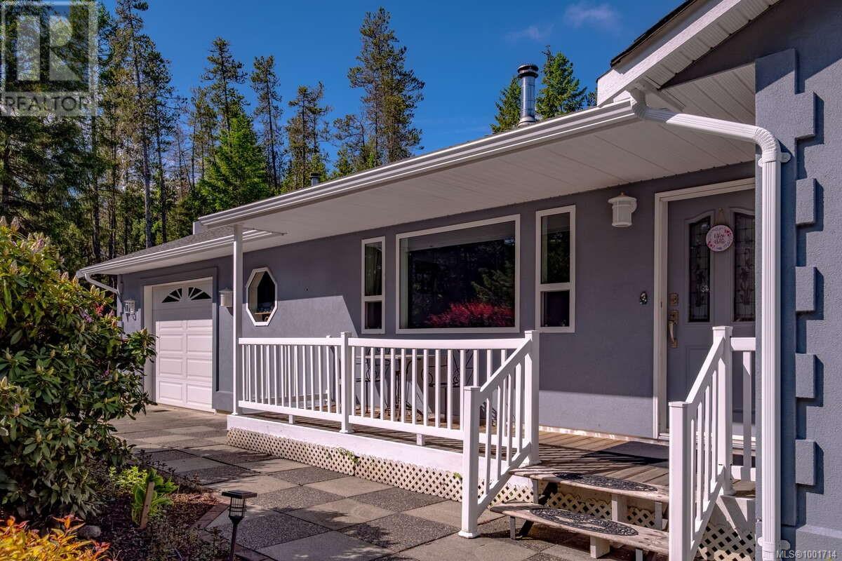 Photo 6 of 1356 Meadowood Way, Qualicum Beach BC