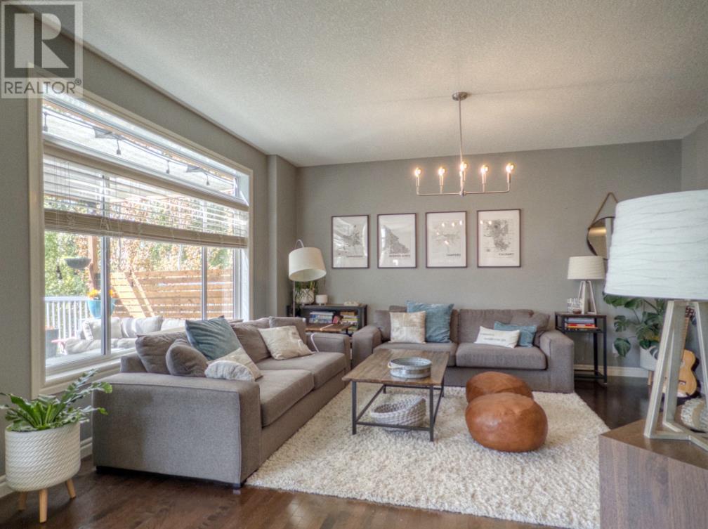 Single Family House for Sale in  Tuscany Estates Drive NW Tuscany Calgary 