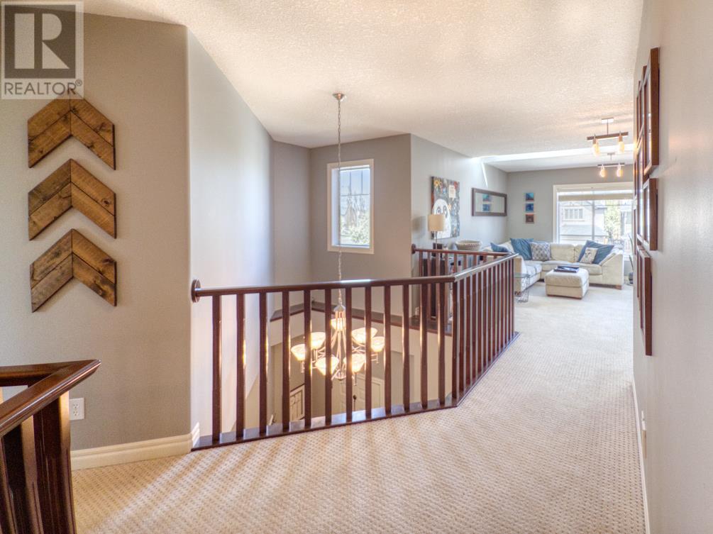 Single Family House for Sale in  Tuscany Estates Drive NW Tuscany Calgary 