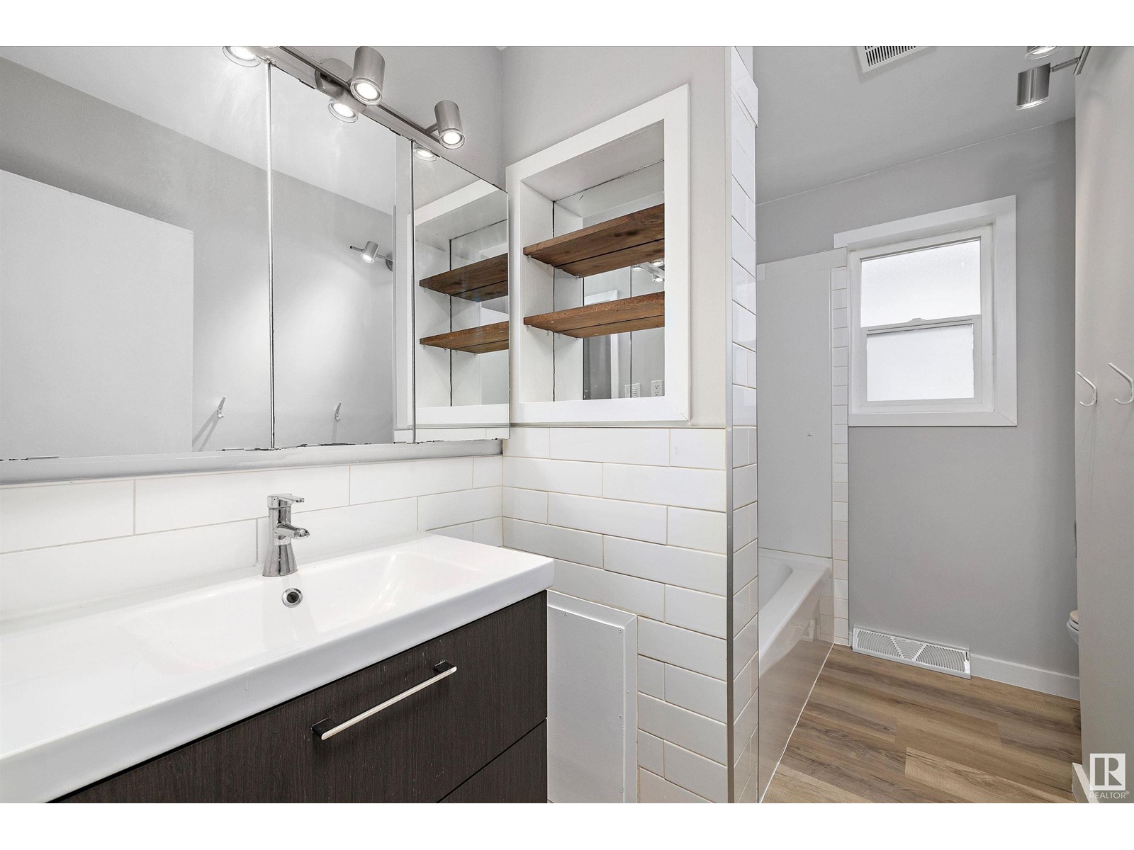 7731 80 AV NW, Edmonton