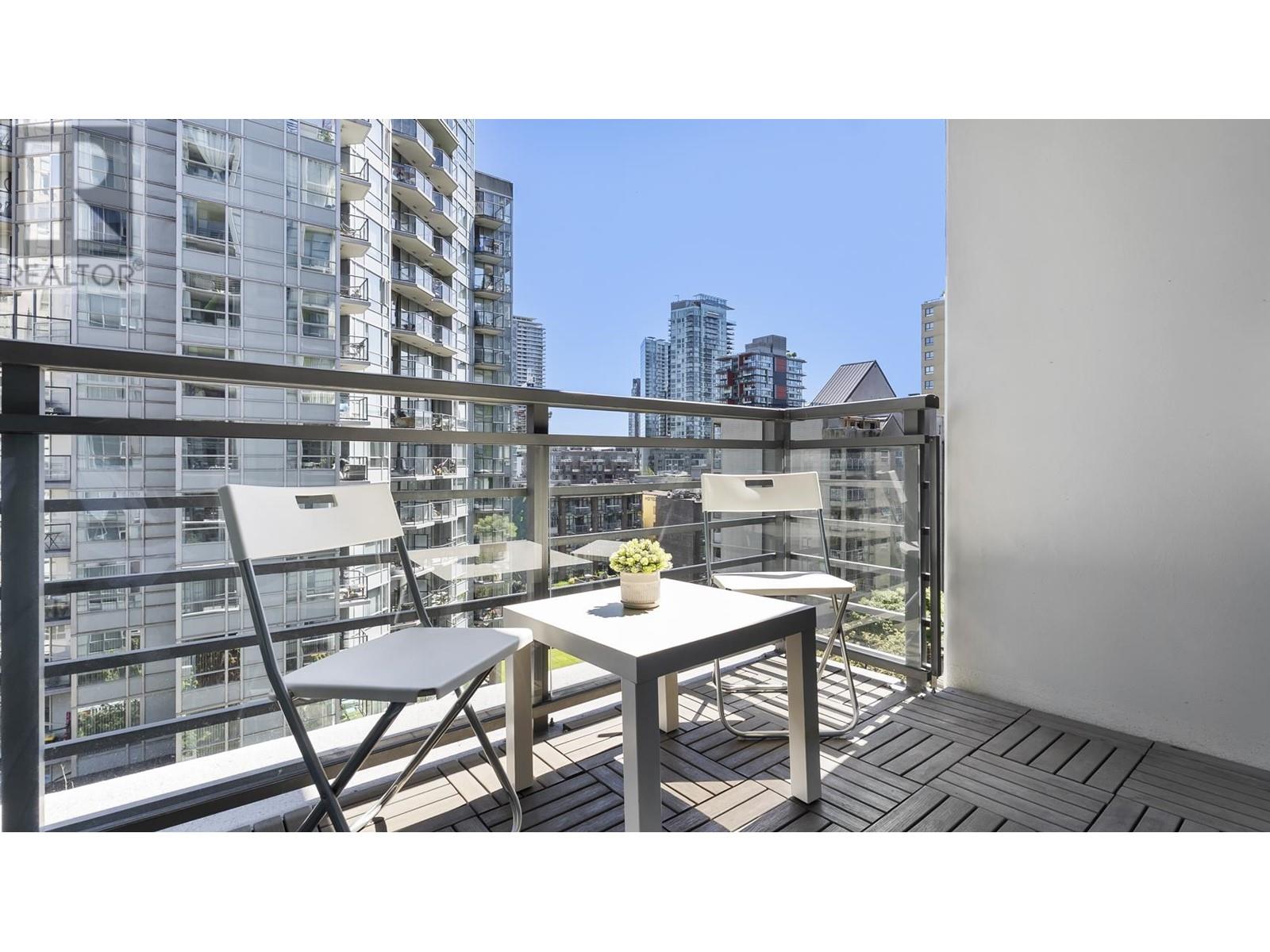Photo 6 of 705 1205 Howe Street, Vancouver BC