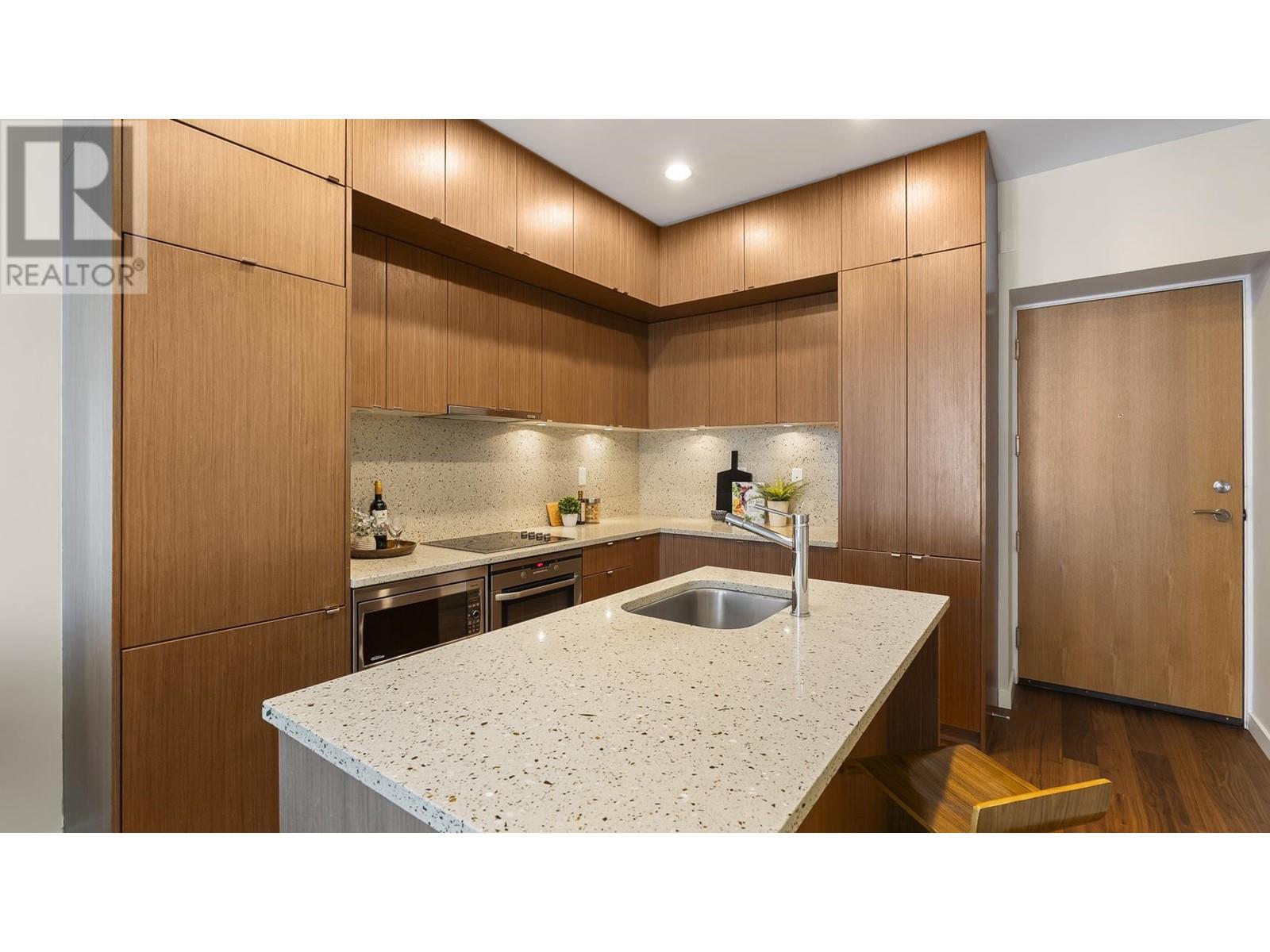 Photo 5 of 705 1205 Howe Street, Vancouver BC