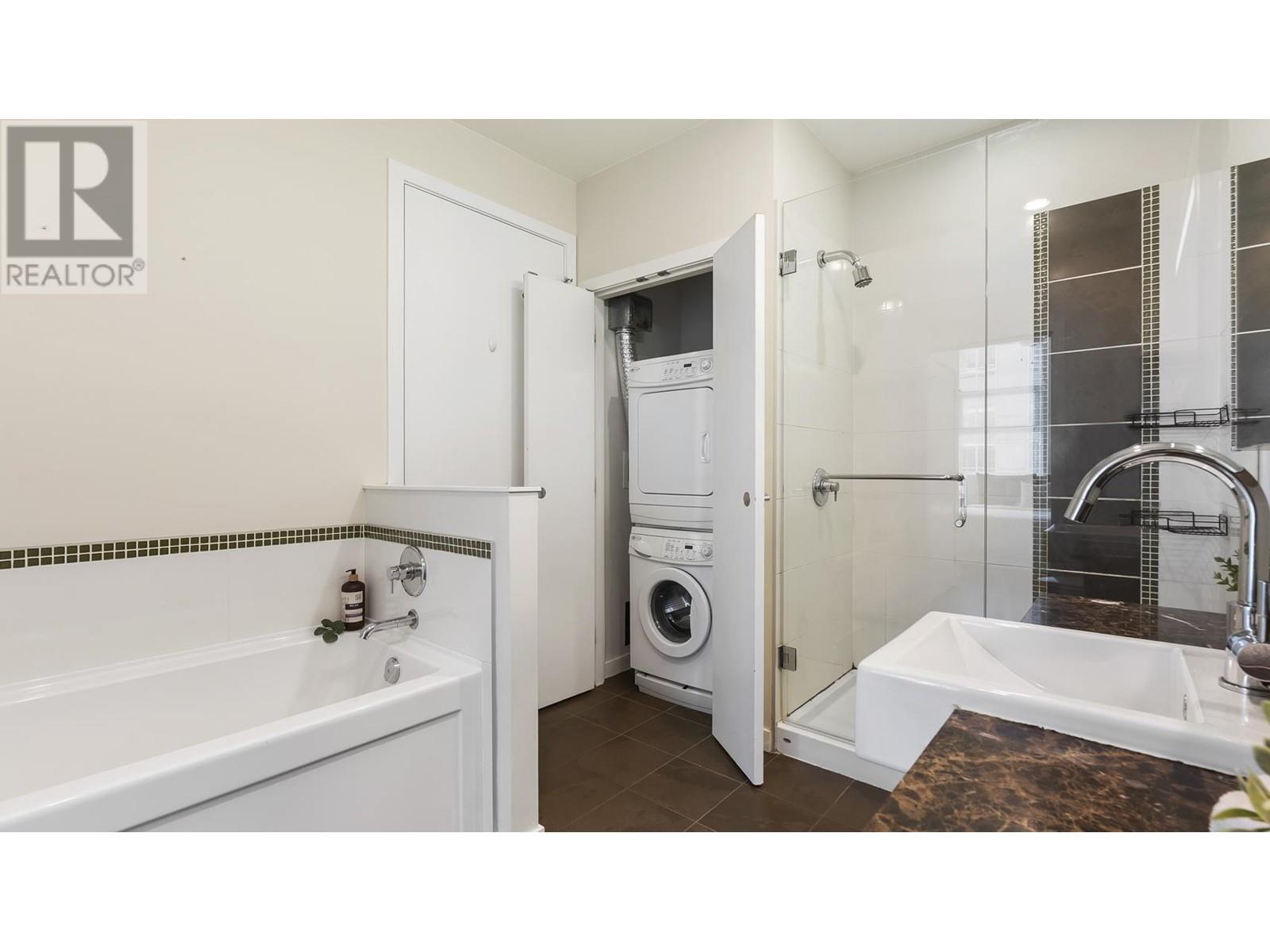 Photo 14 of 705 1205 Howe Street, Vancouver BC