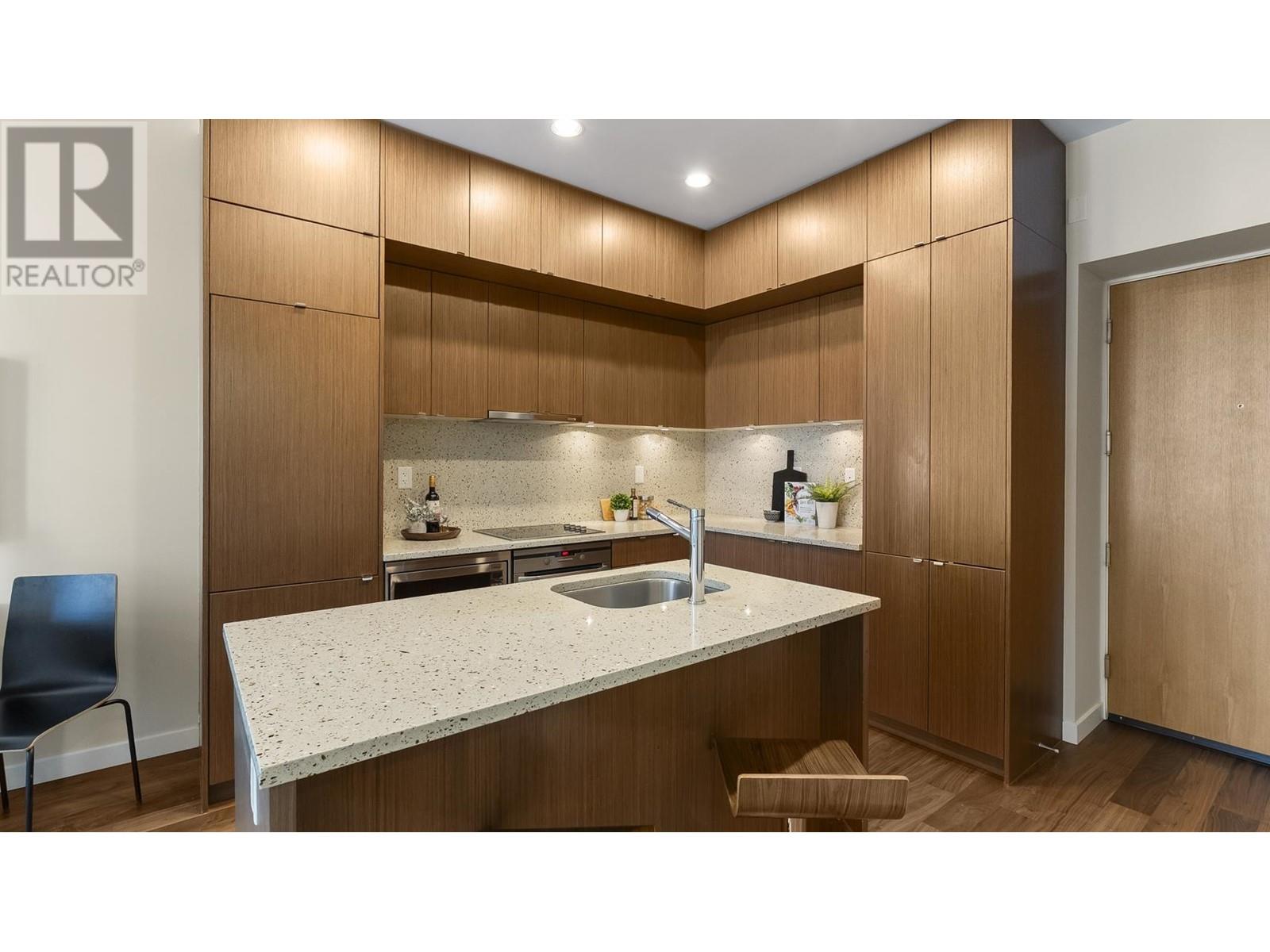 Photo 15 of 705 1205 Howe Street, Vancouver BC