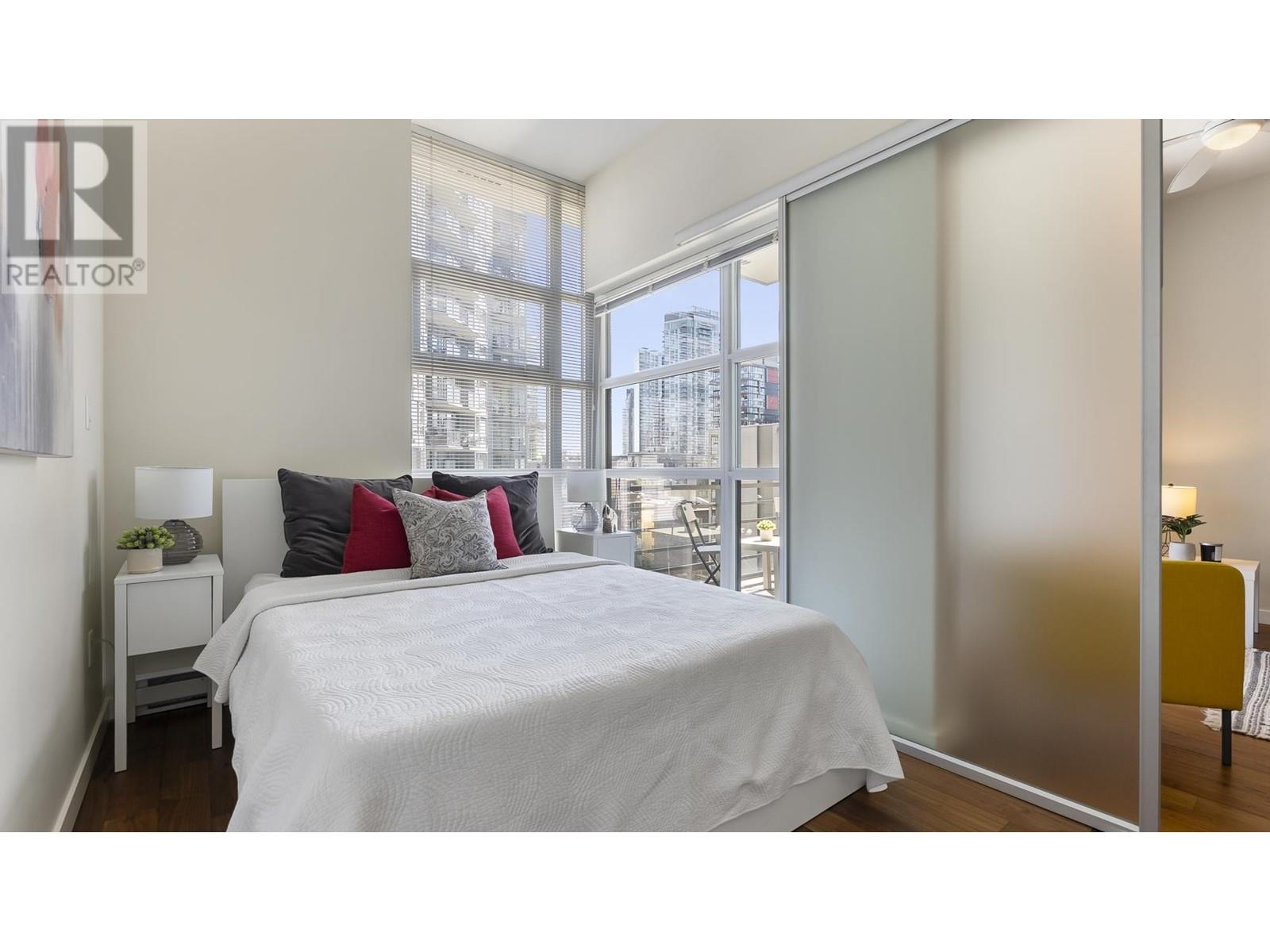 Photo 11 of 705 1205 Howe Street, Vancouver BC