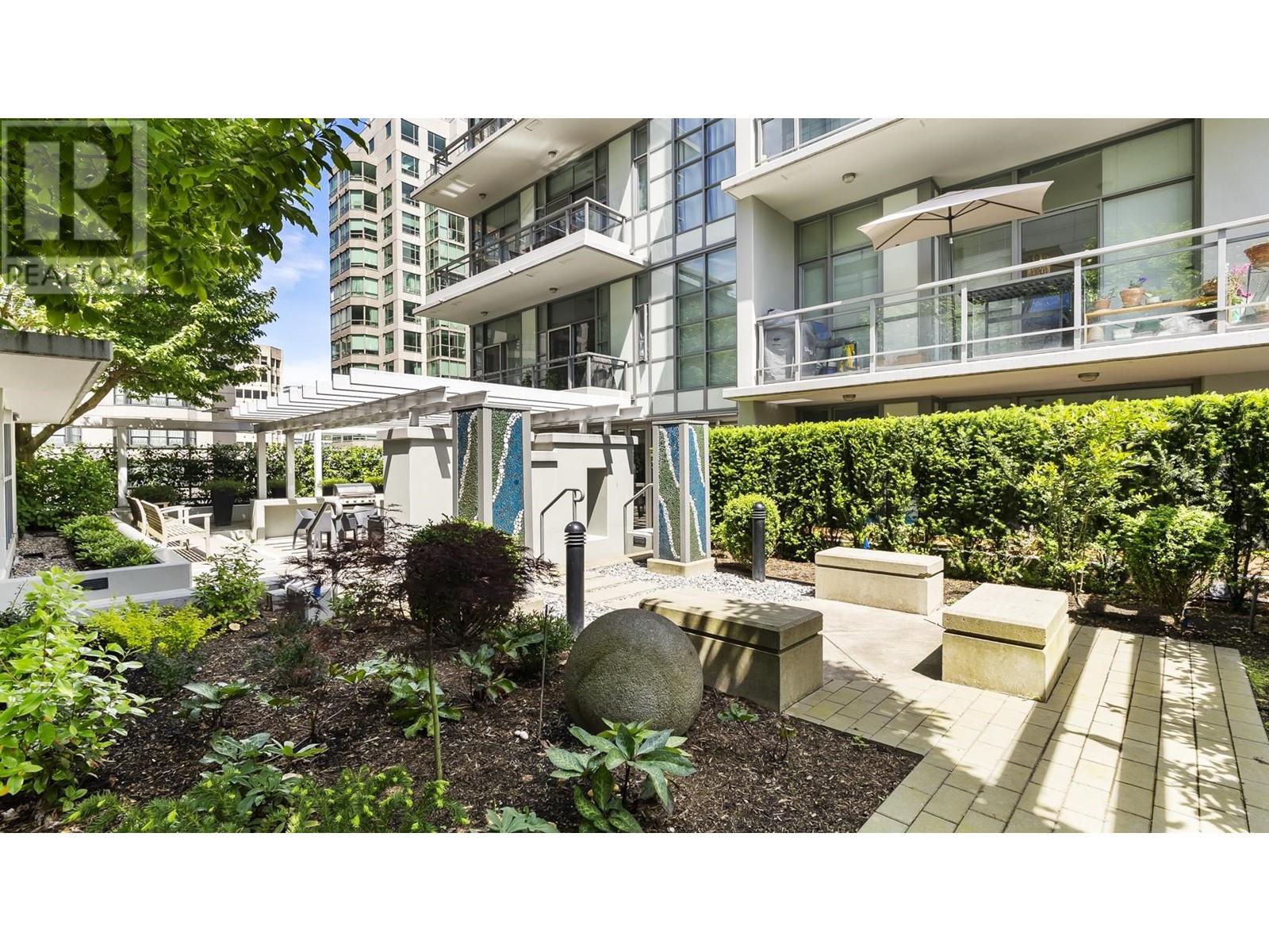 Photo 17 of 705 1205 Howe Street, Vancouver BC