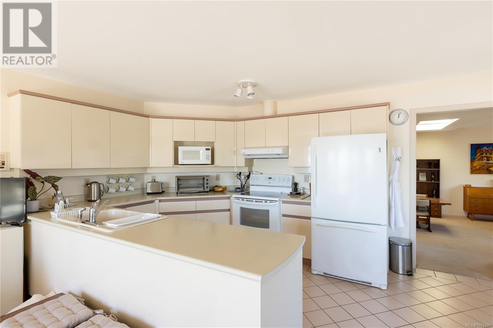  335 King George Terrace, Oak Bay
