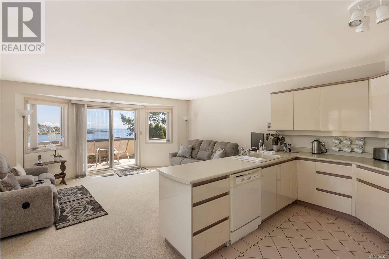  335 King George Terrace, Oak Bay