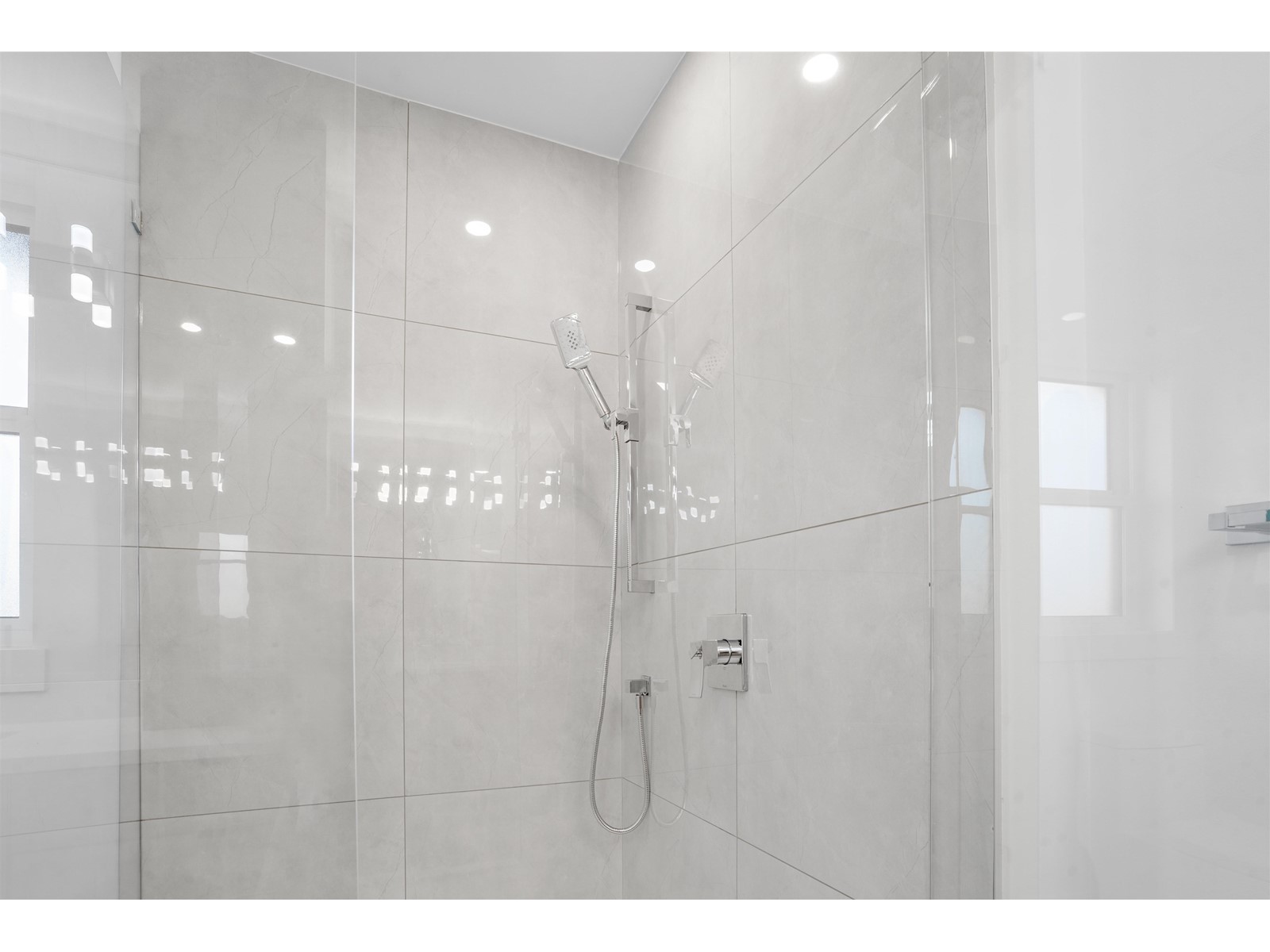 Photo 10 of 20483 74 B Avenue, Langley BC