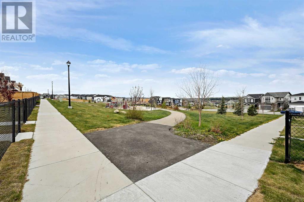 28 Heritage Lane, Cochrane, Alberta