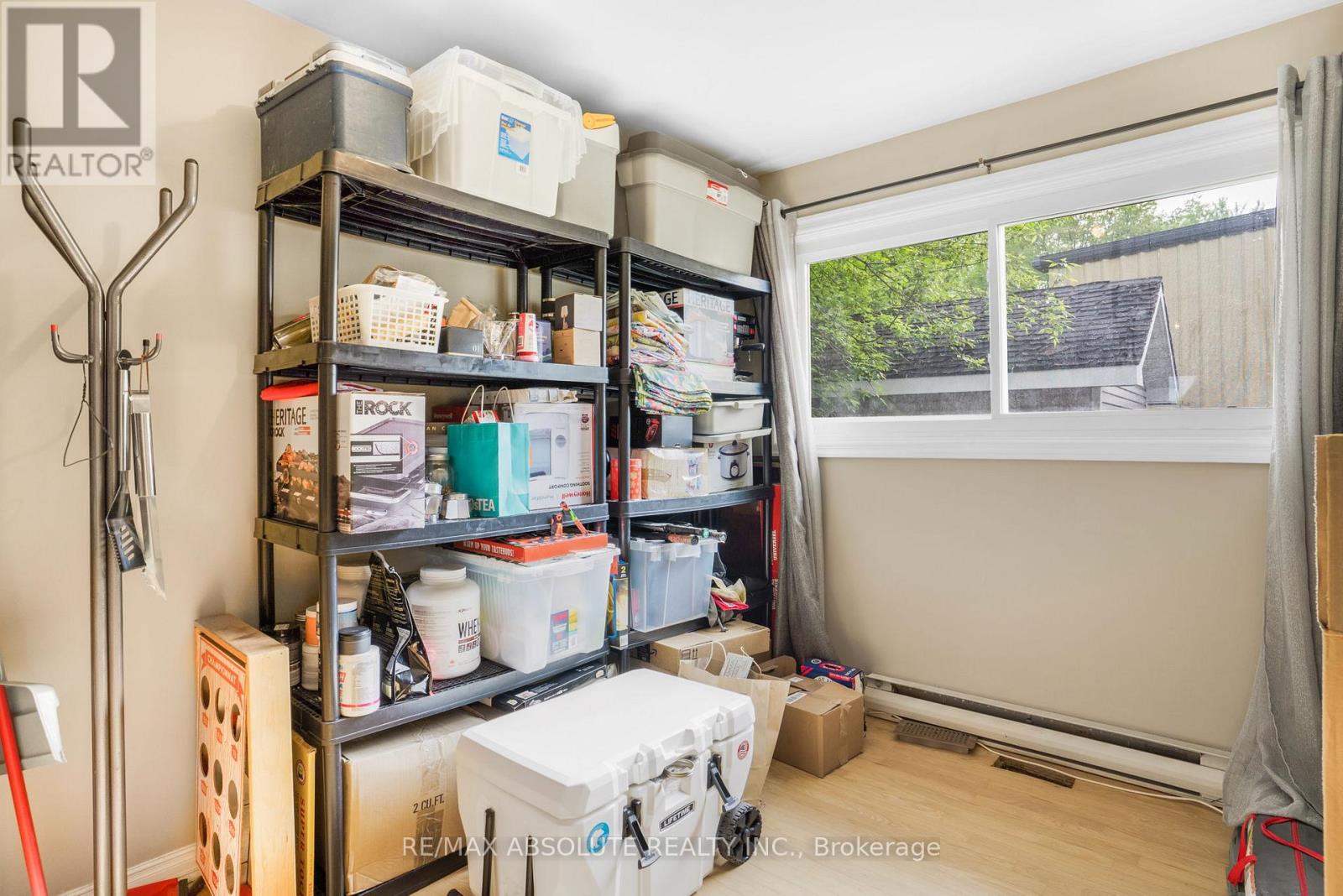 Photo 10 of 408 410 Allen Boulevard, Ottawa ON