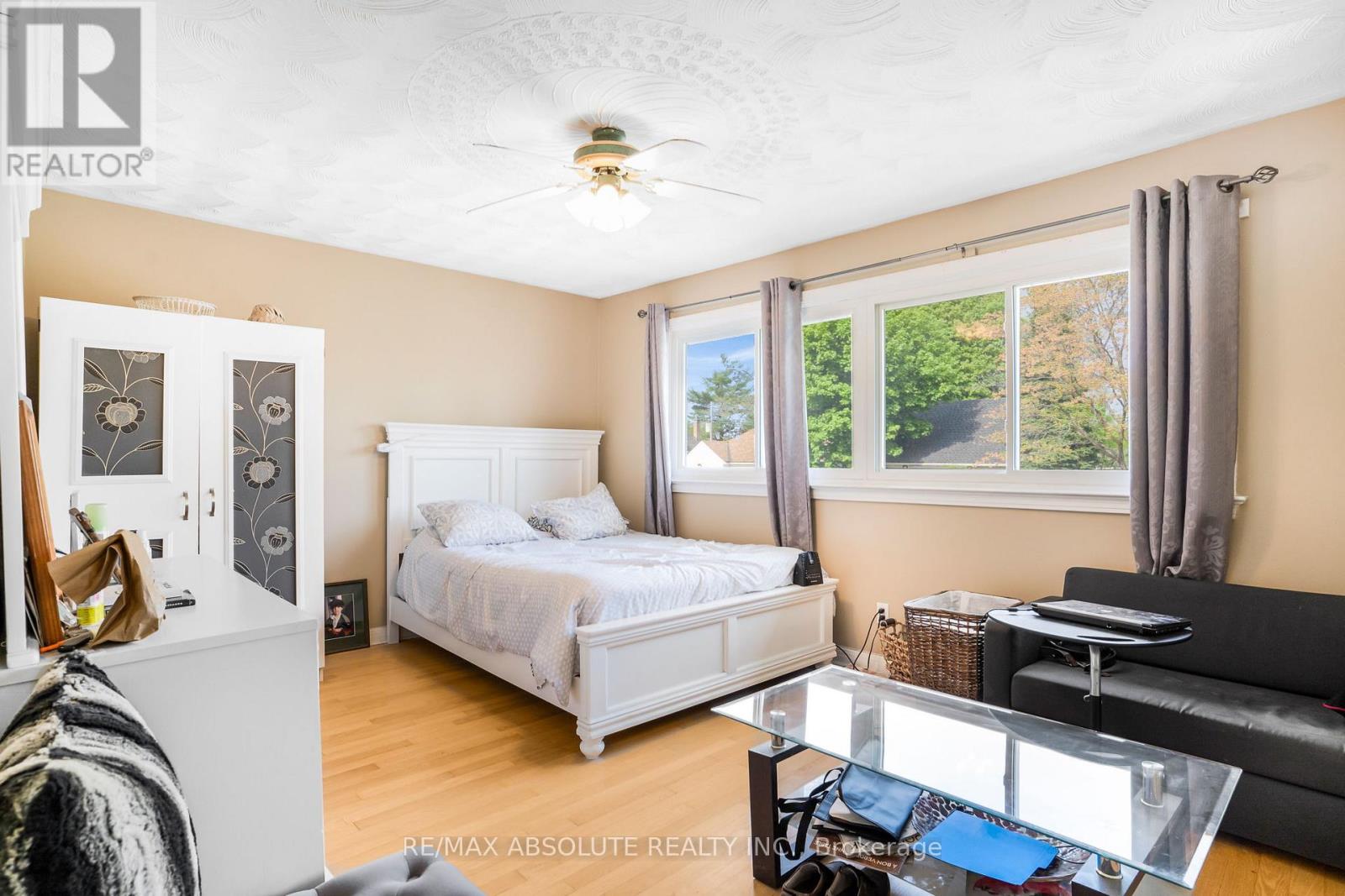 Photo 14 of 408 410 Allen Boulevard, Ottawa ON