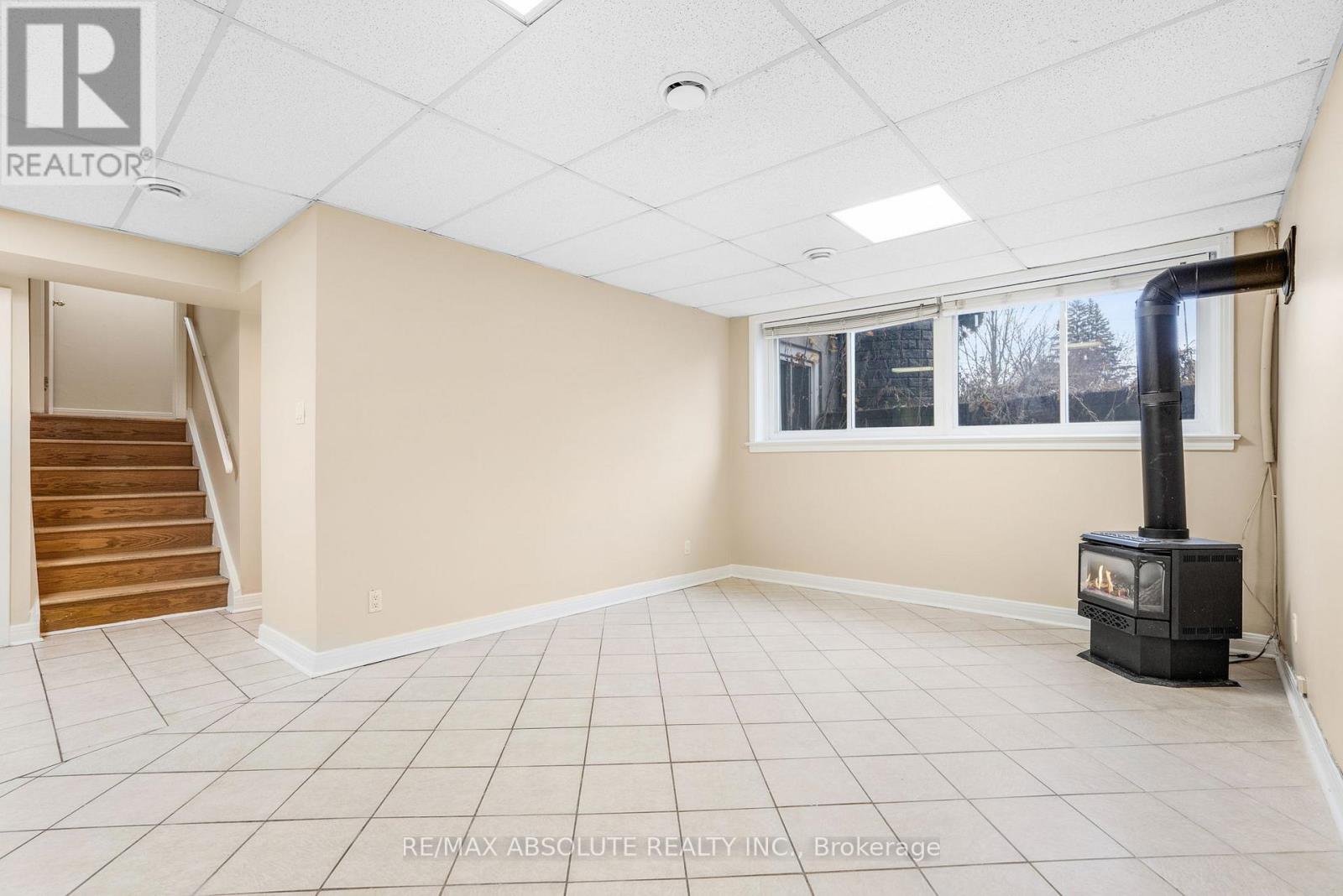 Photo 26 of 408 410 Allen Boulevard, Ottawa ON