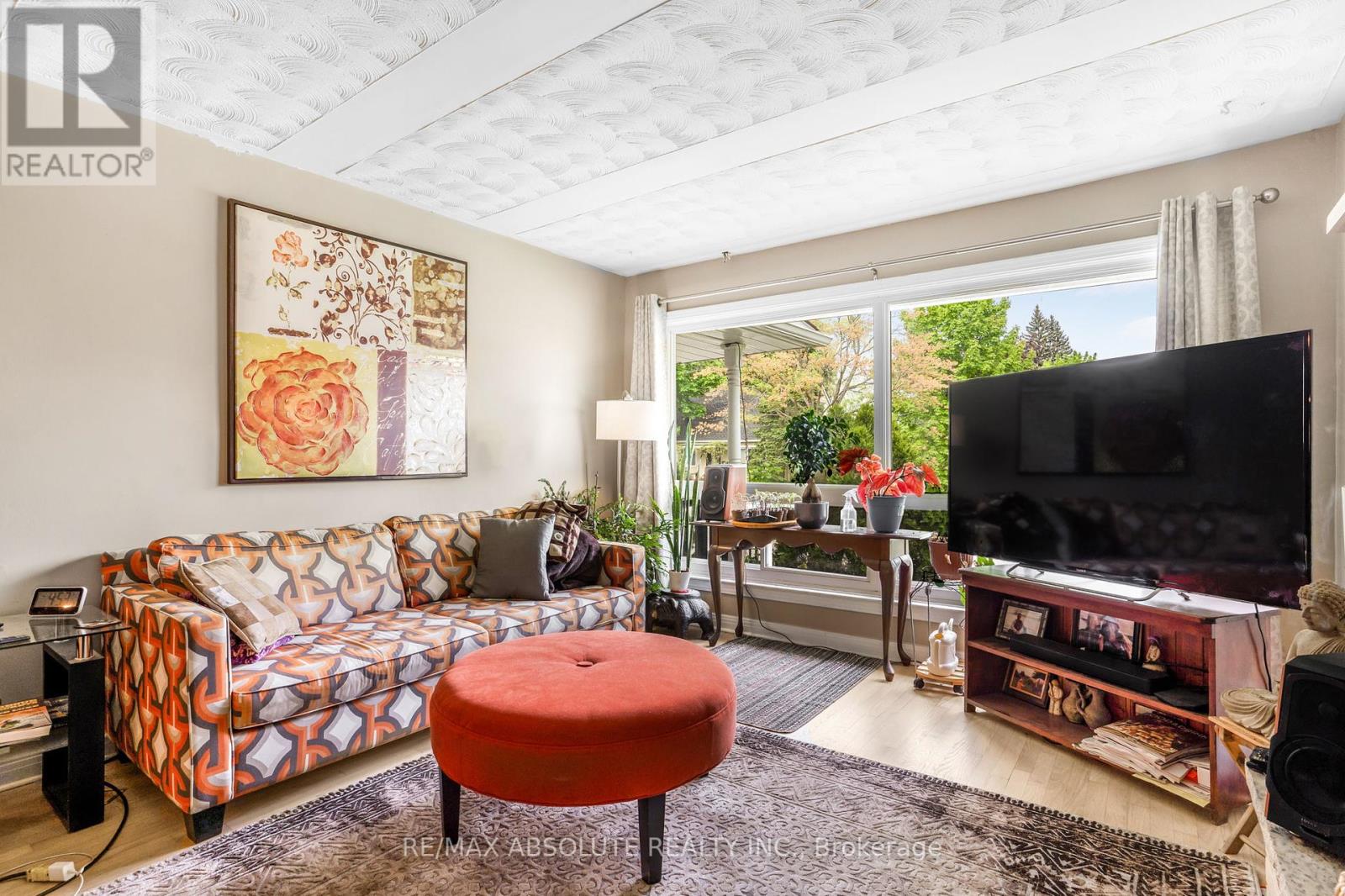 Photo 6 of 408 410 Allen Boulevard, Ottawa ON