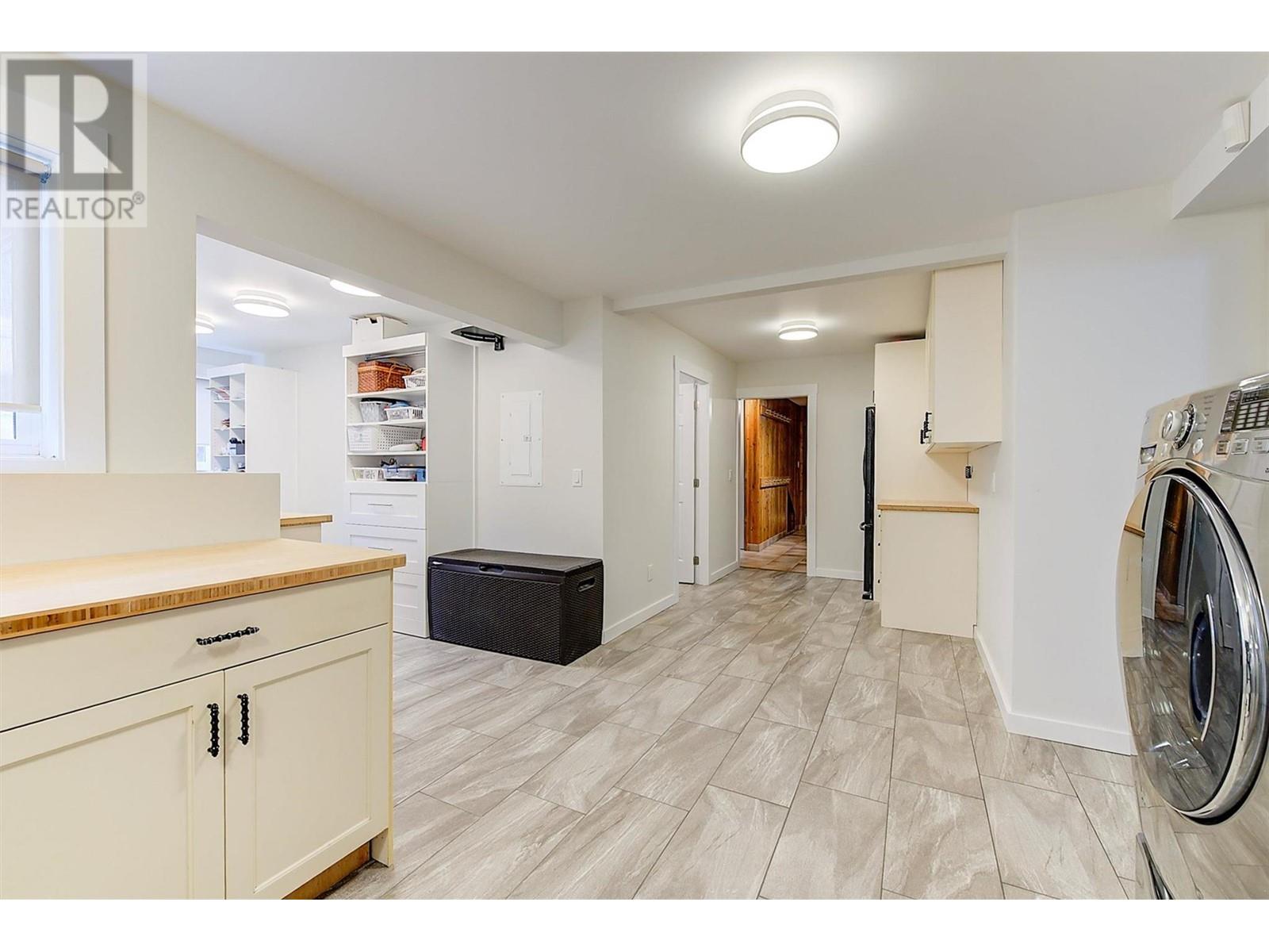  1506 Johnson Street, Summerland