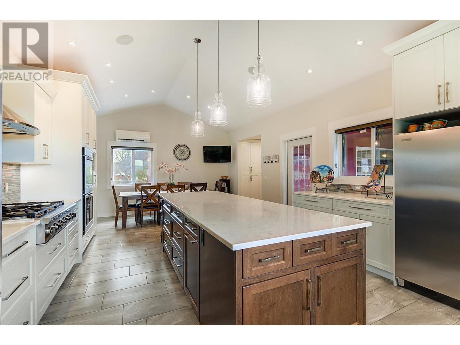  1506 Johnson Street, Summerland