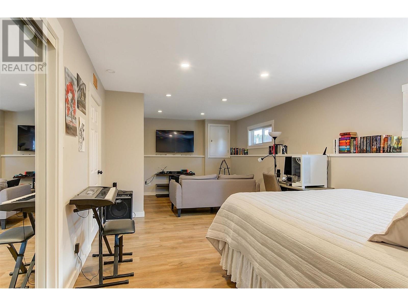  1506 Johnson Street, Summerland