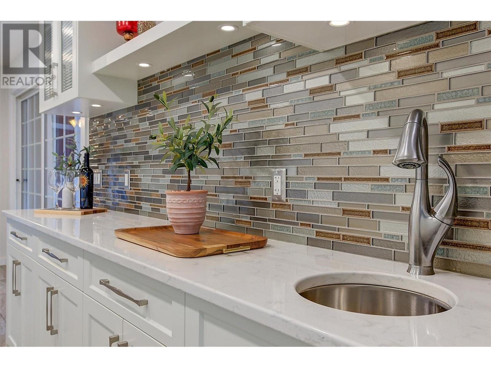  1506 Johnson Street, Summerland