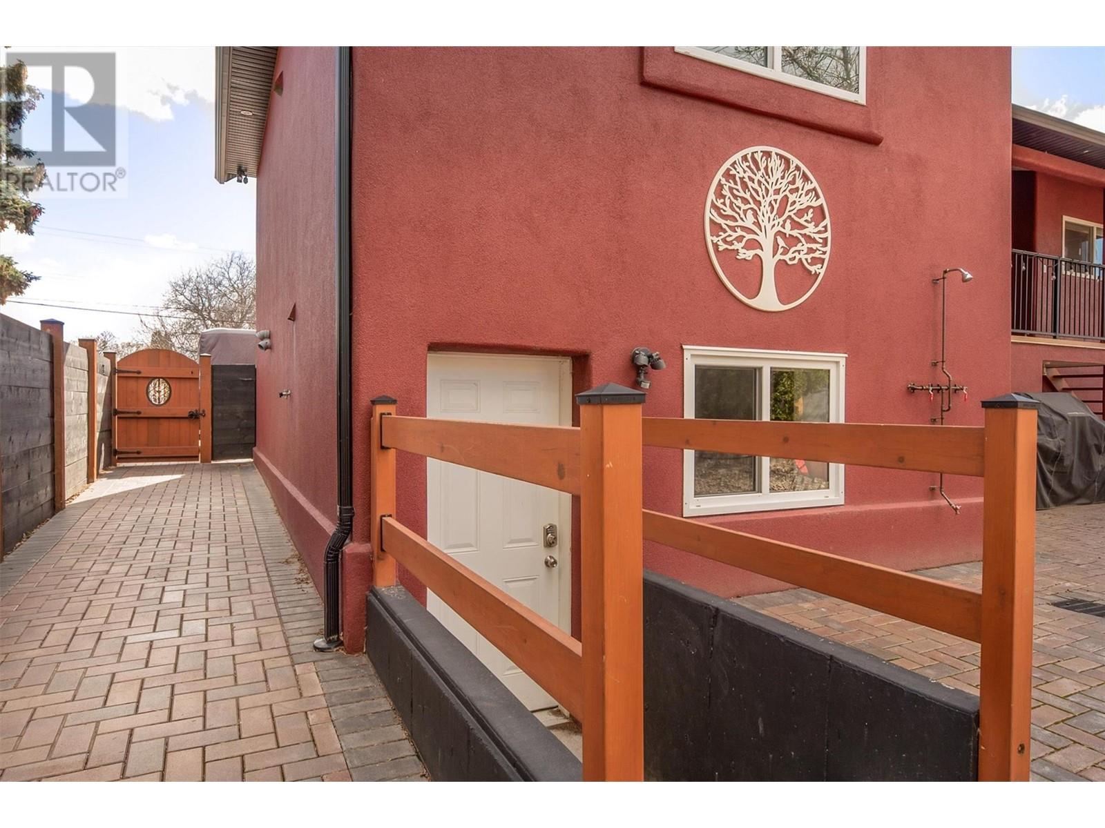  1506 Johnson Street, Summerland