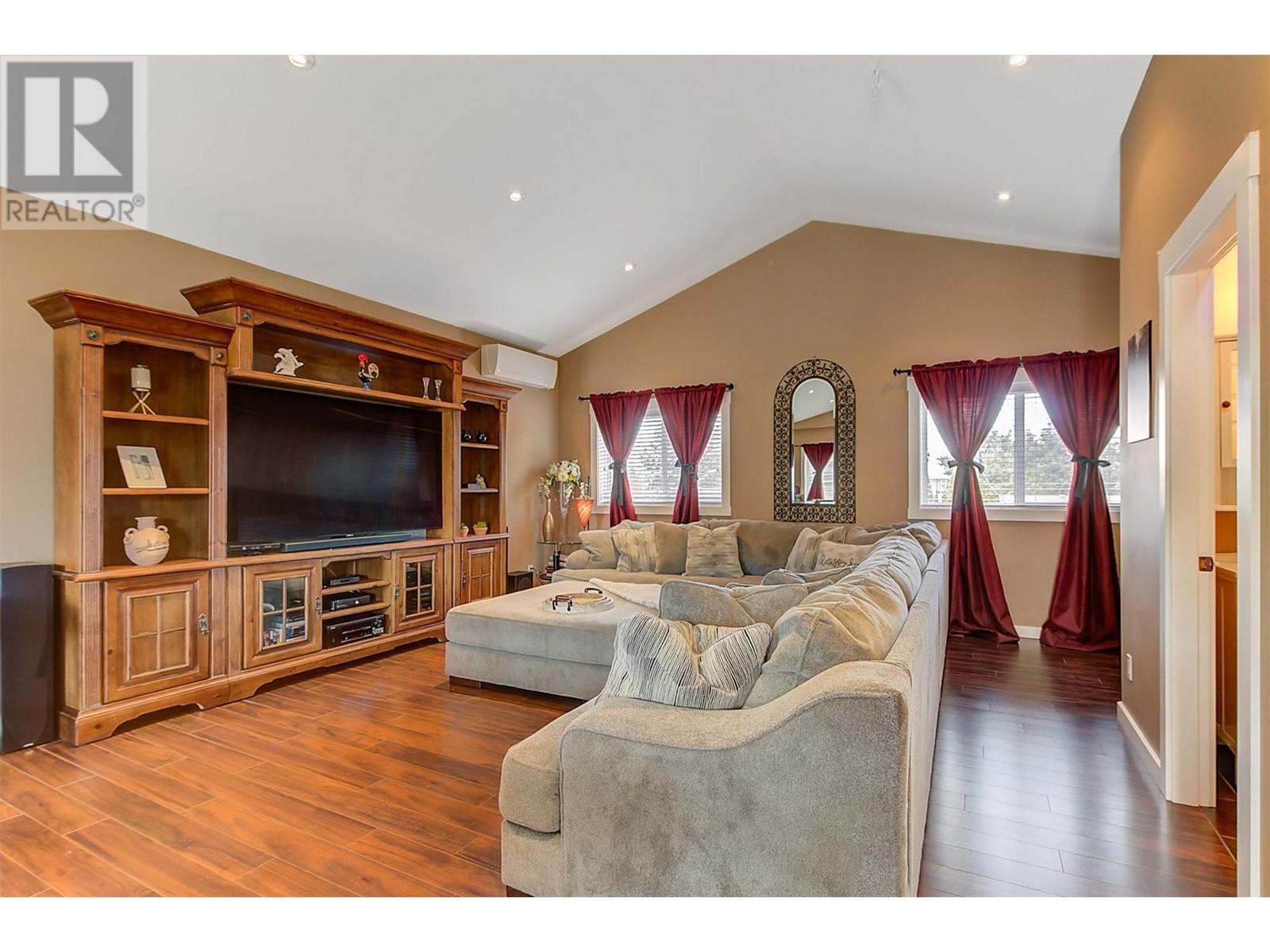  1506 Johnson Street, Summerland