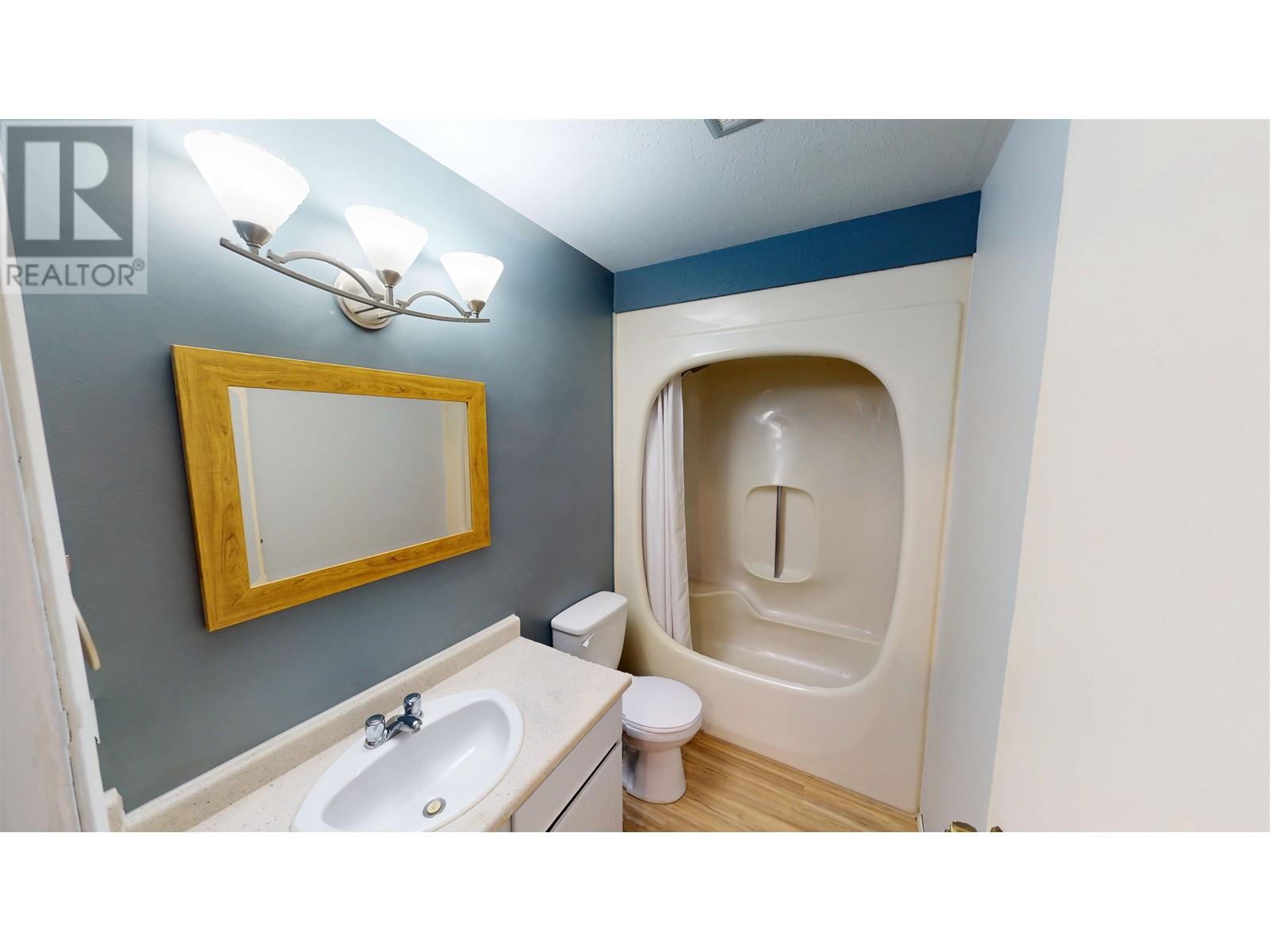 Photo 17 of 10109 Macintosh Crescent, Hudsons Hope BC