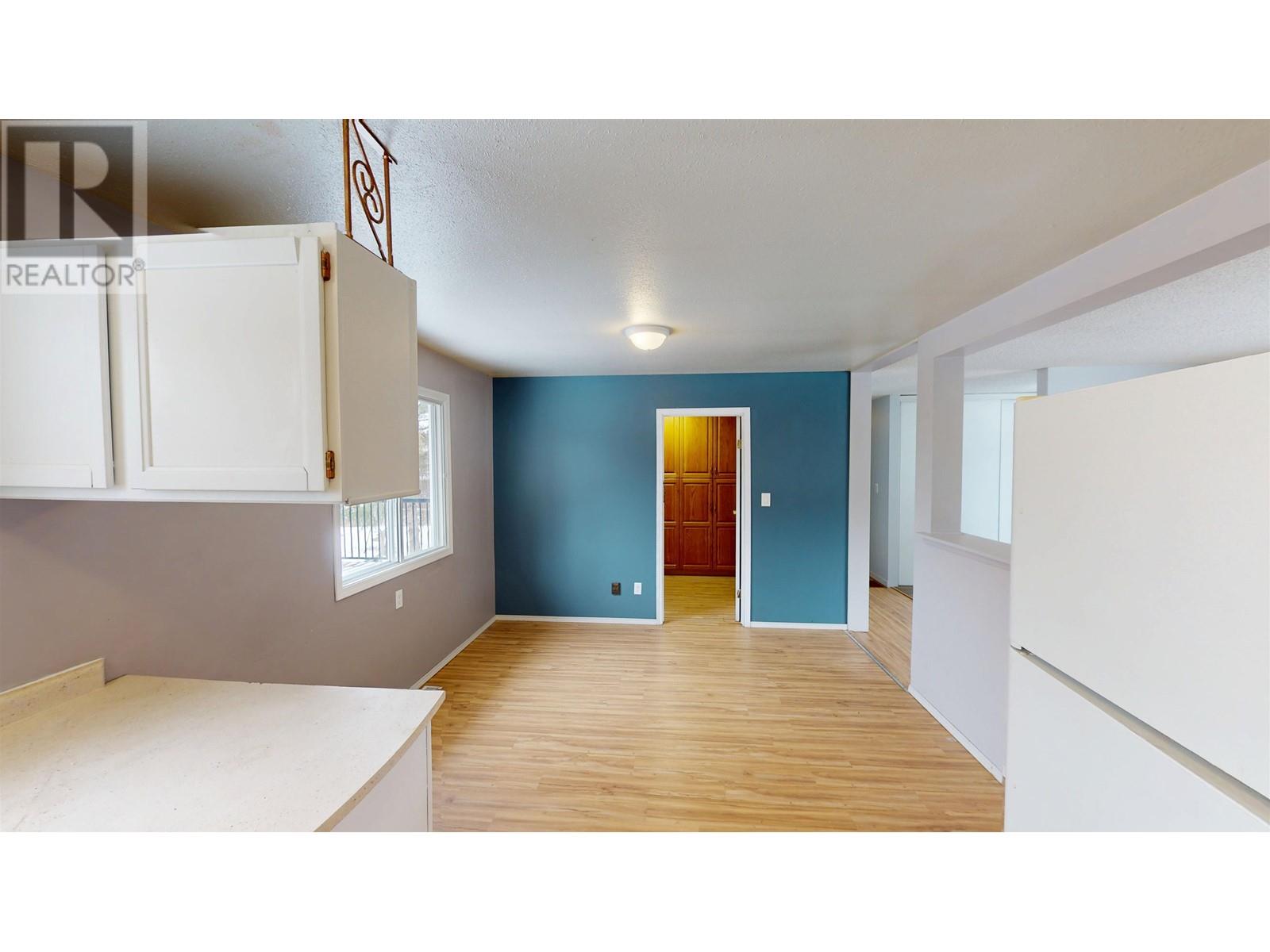 Photo 5 of 10109 Macintosh Crescent, Hudsons Hope BC