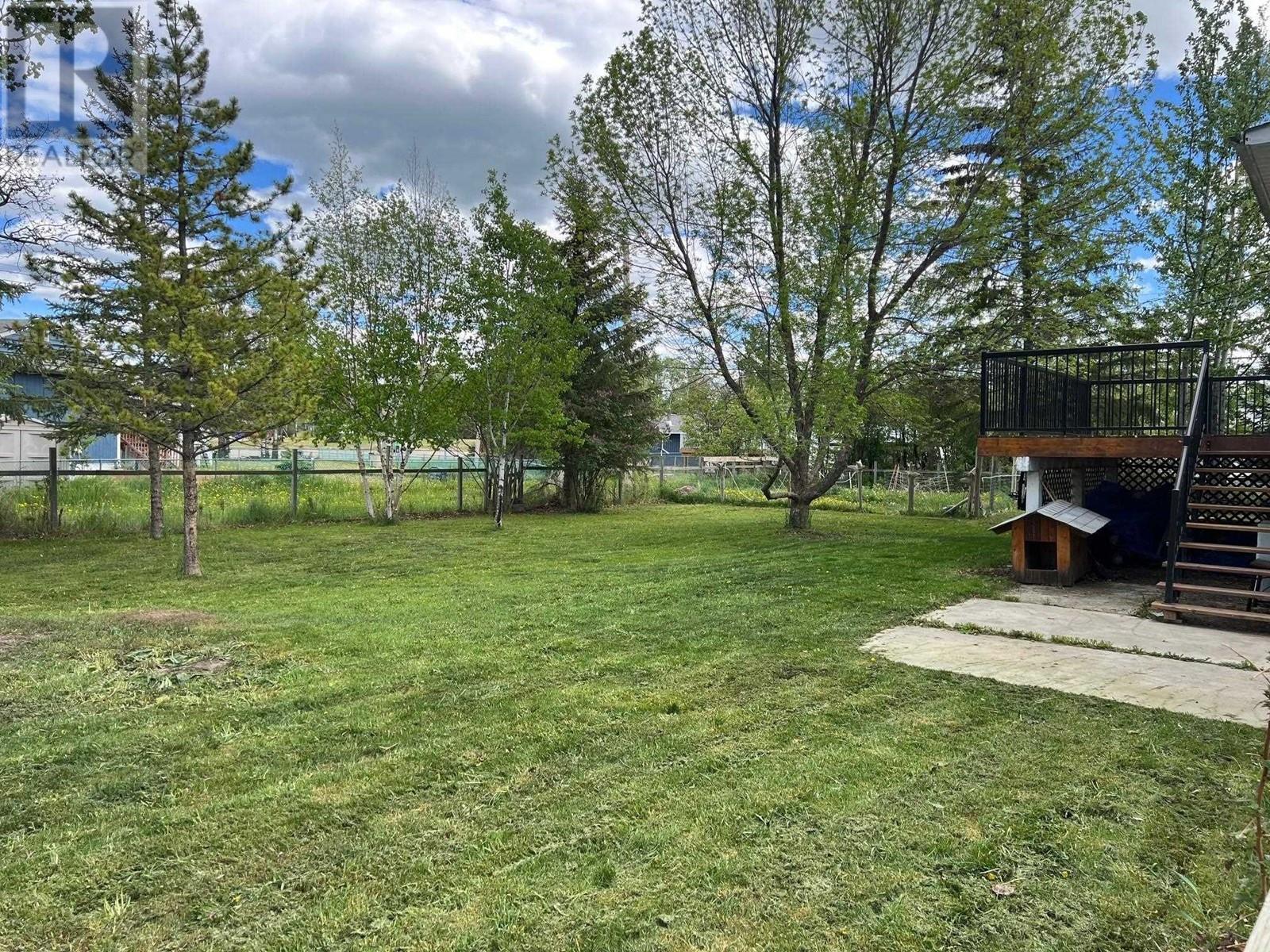 Photo 6 of 10109 Macintosh Crescent, Hudsons Hope BC