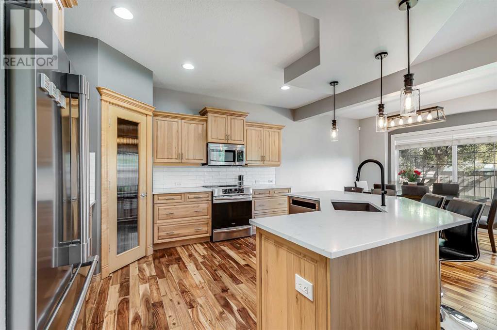 Single Family House for Sale in  Tuscany Glen Gate NW Tuscany Calgary 