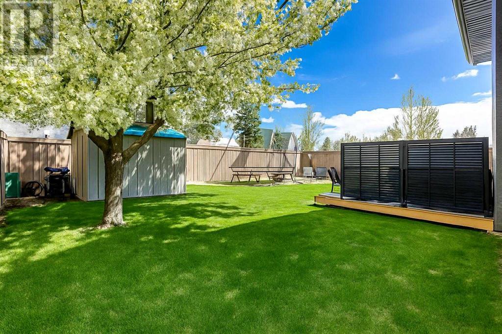 Single Family House for Sale in  Tuscany Glen Gate NW Tuscany Calgary 